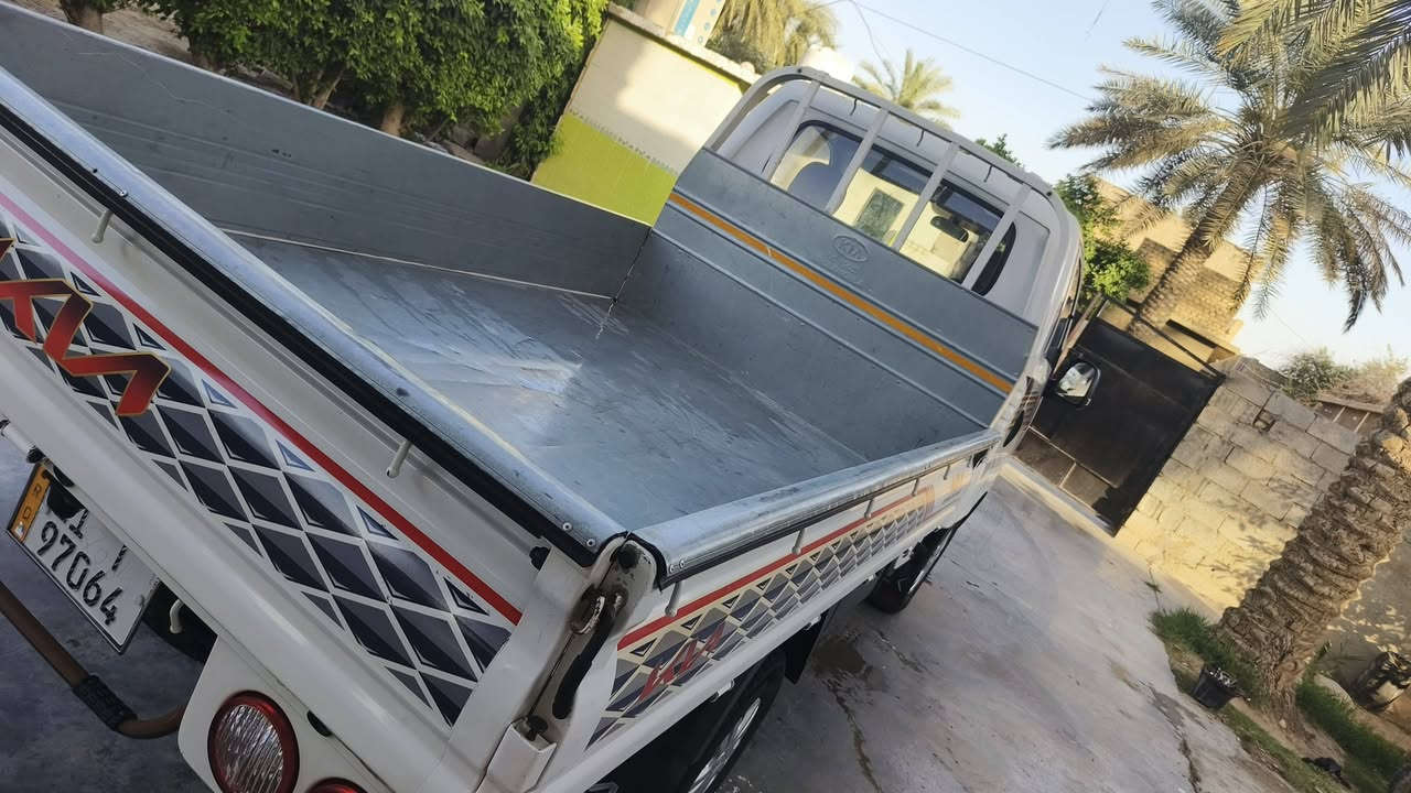 السلام عليكم 
كيا حمل عموشه 
موديل ٢٢ 
ماشية ٨٣ 
كفالة عامة 
رقم بغداد  انكليزي بسمي 
تحول ثاني يوم  
سيارة كلش جديدة مال جناي 
مكاني بغداد 
السعر ١٤٠ 
اليشتري يتصل ويدلل 
***********
