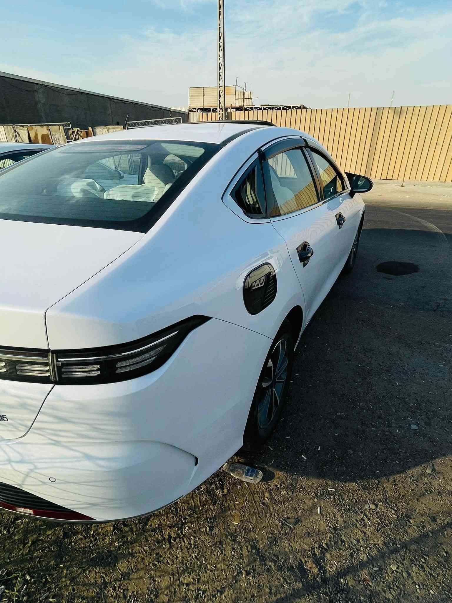 السلام عليكم 
للبيع BYD. موديل 2025 دستروير كفاله عامه السياره مراصفاتها معروفه ممشاها 8250 السياره بيها خمس رصعات مال شارع السياره بعدها بحالة الوكالة السيارة 
( كودها عالي وليس دبل كود ) مكانها بغداد البياع 
للاتصال ***********
سعرها 20800 وببها مجال بسيط 
السياره سعرها مناسب وسعر مال بدون فتحه
