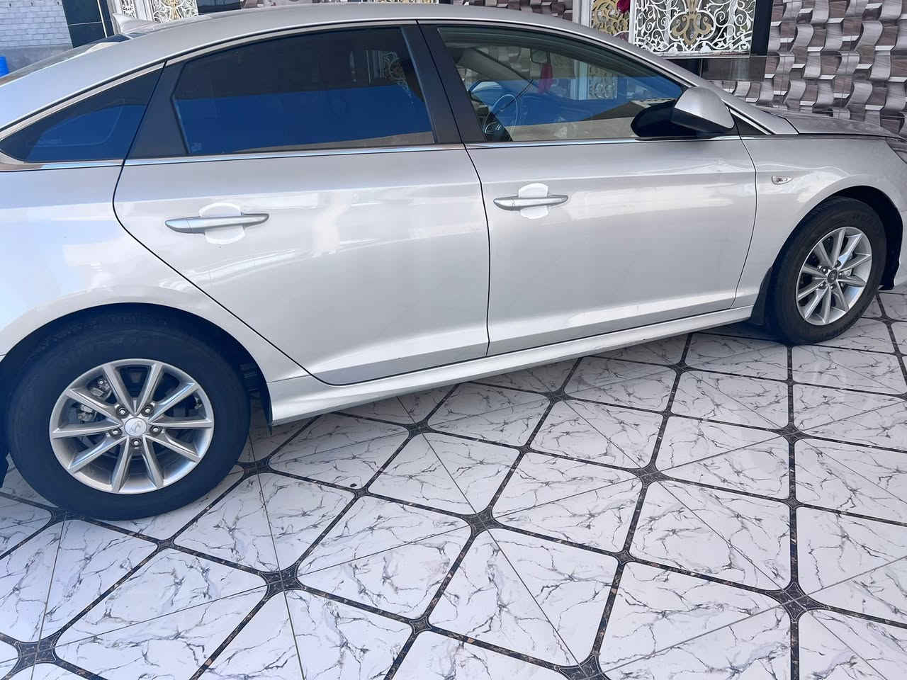 السلام عليكم سوناتا مديل 20 كوري بانزين بلادي رقم بصره بسمي كفاله من ضربه وتبديل وفتح فقط قطعه وحده صبغ من كوري ماشيه 85 حقيقي تخم تاير حداديه جديده سياره جديده مكان السياره البصره *********** السعر 155

