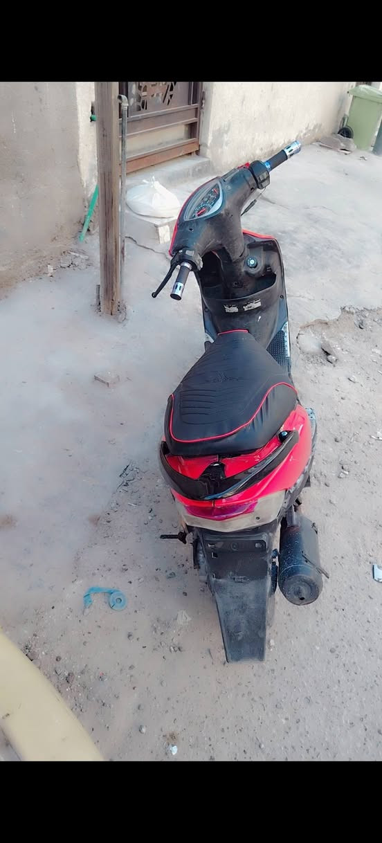 السلام عليكم دراجه ماكس عدله للبيع سعر 300وبيه مجال مكاني البياع شرطه الخامسه سويب ***********
