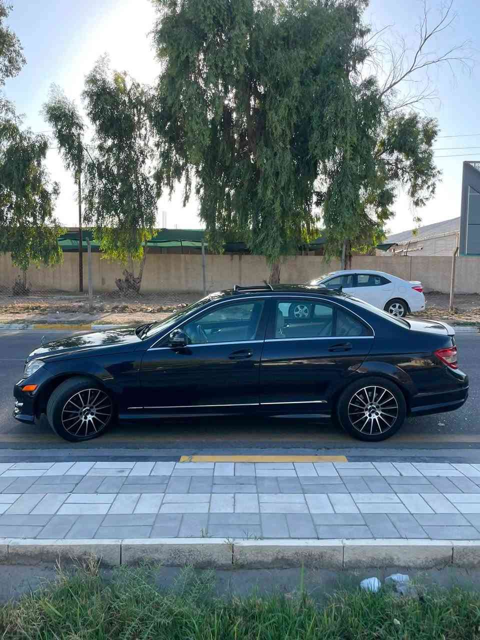 السلام عليكم .
للبيع 

 Amg. Mercedes-Benzc350 كت دعاميات 

محرك المرغوب عقل فوك تويل 

مضروبه نانو بولش درجه اوله 

موديل2009

تفاصيل👇🏼👇🏼

1_ بصمة⁩ تشغيل  

2_محرك 6 سلندر 

3_تبريد قطعتين  ⁦❄️⁩

4_كروز سرعة🔒 

5_مراية داخلية+جانبة عاكسة ⁦🔍

6_تحكم ستيرن كهرباء⁦⚔️

7_ شاشة   🖥⁩ بلوتوث يوتيوب

8_فتحة سقف 

9_مري شفط 

10_كشنات كهرباء+ خزن ذاكرة  ✨⁩

12_ انارة ترحيب💡 ⁩

13_شاشة اعطال💬

14_ بنورما

15_نقاط عمياء 

16_ سستم صوت harmen kardon+ دمام خلفي 

18_ويل17  ⚔️⁩ AMG

19_صدر امامي خلفي جديد ⁦🛠️

22_كشنات هيتر 

23_تدفئة 

24_+ كاميرا

25_تبريد خلفي 

26ثلاجه 

27تحكم ستيران

28_انظمة قيادة 2

30_ كشن اسود جلد 

31بك لايت لد

32كشن خلفي قلاب 

33لون ازرق بنفسجي 

34داخل اسود 

35لايت عدسه زنون علي ناصي 

36 صندوك كهرباء 

37 سبايدر رياضي 

…………………………….السياره رقم بغداد جديد 11هزه جديده 

تحويل ثاني 
السعر115 ورقه 
مكان السياره بغداد كرخ 
حادث خفيف جاملغ ايسر امامي شطح قطعتين كلير 
للتصال***********
