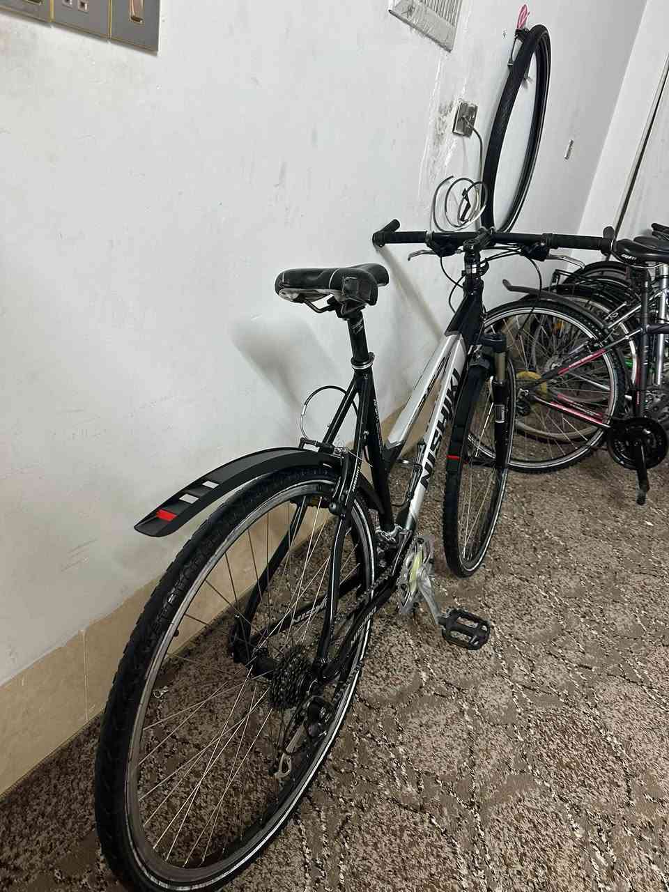 700C/28 • تروس ٣×٧ • بدون نقص