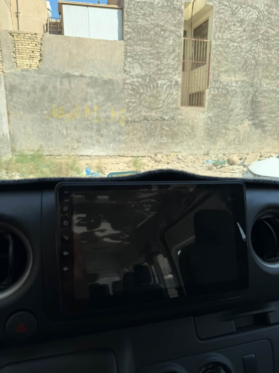للبيع شاشا اندرويد ترهم جميع سيارات جديده ستعملل قليل وياها دمام خلفي  جديد للبيع مكاني بغداد السيديه للاستفسار الاتصال *********** السعر 125 بيها مجال قليل
