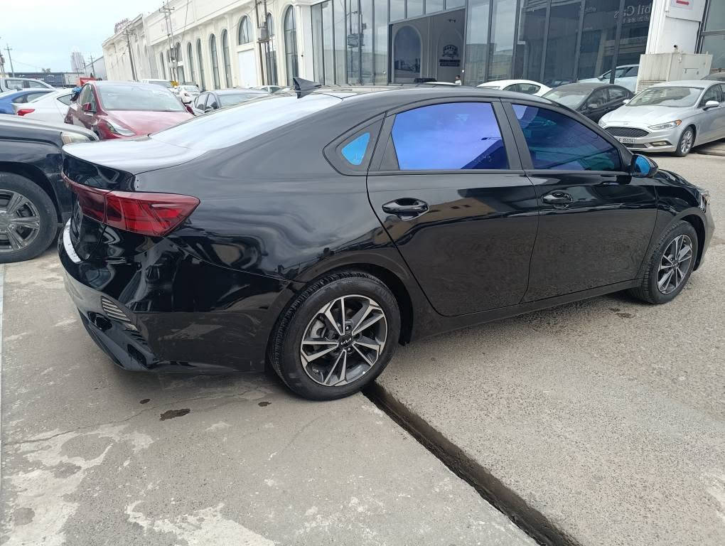Kia Forti 
موديل 2024
ماشيه 21 الف ميل
لون اسود
سعر 135 ورقه بدون رقم
رقم كاتي تترقم محافظات الاقليم
أربيل/دهوك/سليمانيه/حلبجه
مدة الترقيم 90 يوم من تاريخ الشراء 
حادث السيارة: بدون حادث فقط دعاميه امامي بدون دواخل مكفوله (فقط 2 قطع كلير امريكي بدون معجون فقط رش)
كافه الايربكات سلميه 💯/100شركه ماطاك
مواصفات 👇
محرك 2.0 دوش المرغوب
شاشه كبير 
ويل كب
تحكمات فول
رادار امامي و جوانب
سيارة باربيل شركة نور البصرة موجودة 
بيع فقط شراي يتصل
*********** واتساب 
*********** أربيل, العراق

نص مكتوب في الصور:
- ***********