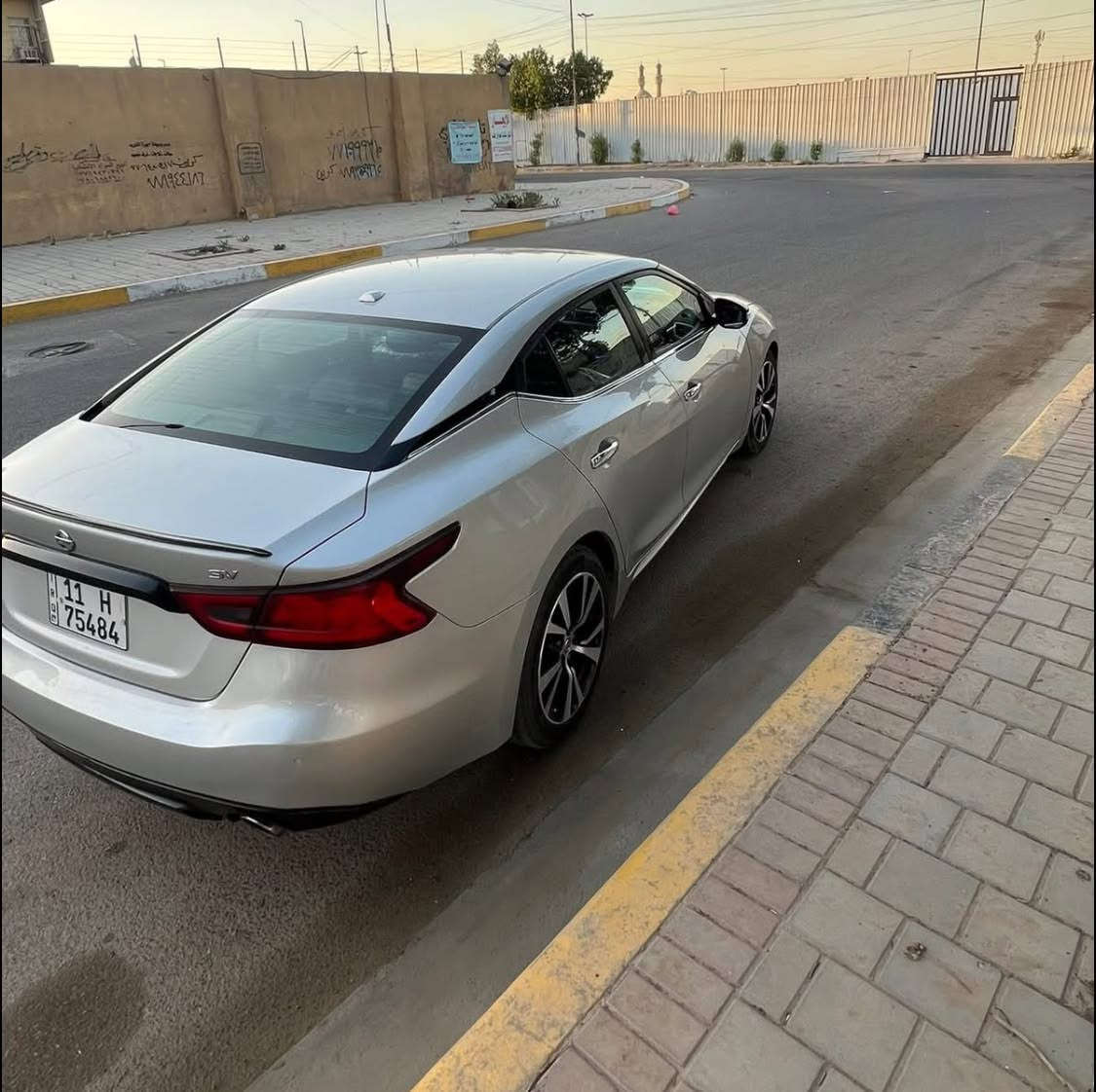 نيسان 2018 
مكسيما فول بدون  بنرامة تشغيل عن بعد بصمة معروفة مواصفاتها V6سيارة خير من الله تخم تاير دوشمة جديدة السيارة الف ما تصرف عليها حادثها פُــلوو موضح بلصورة وبيها كلير باب السكن والجاملغ فقط كلير السيارة هزة سنوية او مراوس حسب القناعة.   
سعر 110 وبي مجال 
***********
***********
