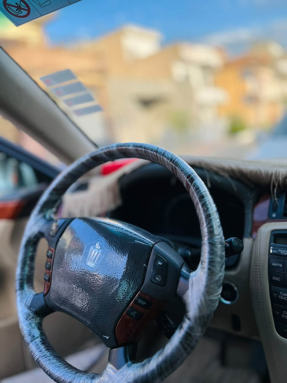 بە ناوی خوای گەورە
شاهینەی  موس 180 بچوک بە بچوک ڕۆیاڵ کراوە بە سپۆرت بەس شوێن موسەکانی کەمێک کاڵبۆتەوە کۆد و بارکۆدیشی بۆ کراوە بۆ پەیوەندی   
***********
