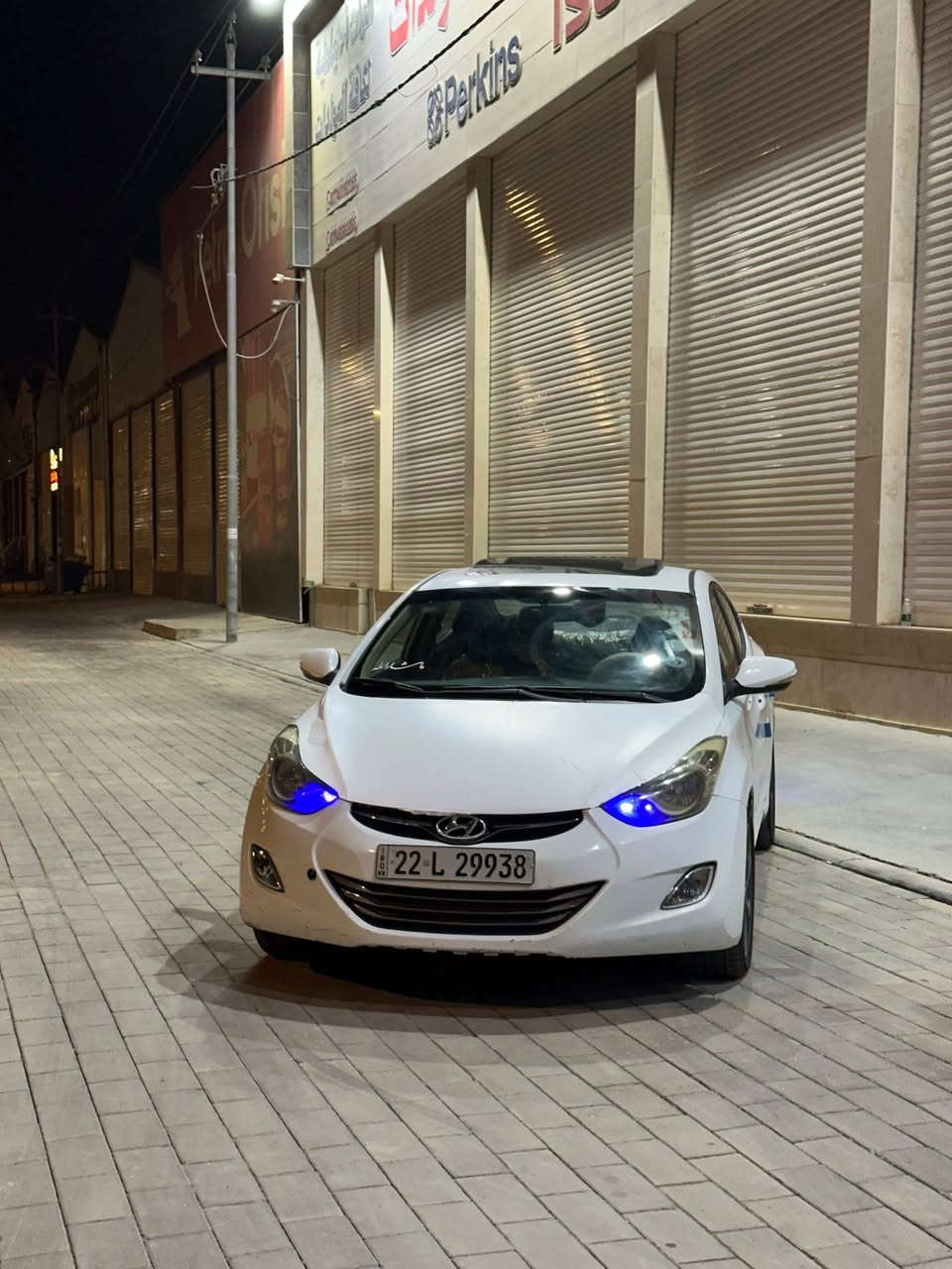 اللهم صلِ على محمد وال محمد.
النترا 2013 - فتحة سقف
 المحرك: 1800cc
 المسافة المقطوعة: 260 ألف كم
 الرقم والورقيات: رقم أربيل، تحويل ثاني يوم (صاحب السيارة رجل خلوق ومتعاون في الحلة)
 المواصفات والداخل: داخل عسلي، فتحة سقف
 الحالة الفنية: محرك، قير، حدادية، وتبريد بشرط وكفالة. تخم تاير جديد والسيارة جاهزة من كل شيء
 البودي والصبغ: صبغ جاملوغات إثنين أماميات وبنيد، مع كَصة قمارة (أثر تكشير بدون ضربة). شواصي، حوض، ولغود بشرط وكفالة، والباقي دحجات بسيطة شوف العين. الفحص ع المشتري بأي مكان يختار 
السعر 95 وبيه مجال 
الموقع: البصرة - أبو الخصيب (مقابل صناعية حمدان)
البيع: بيع أو مراوس
التواصل: متواجد على النت / الخاص /*********** محمد المالكي
