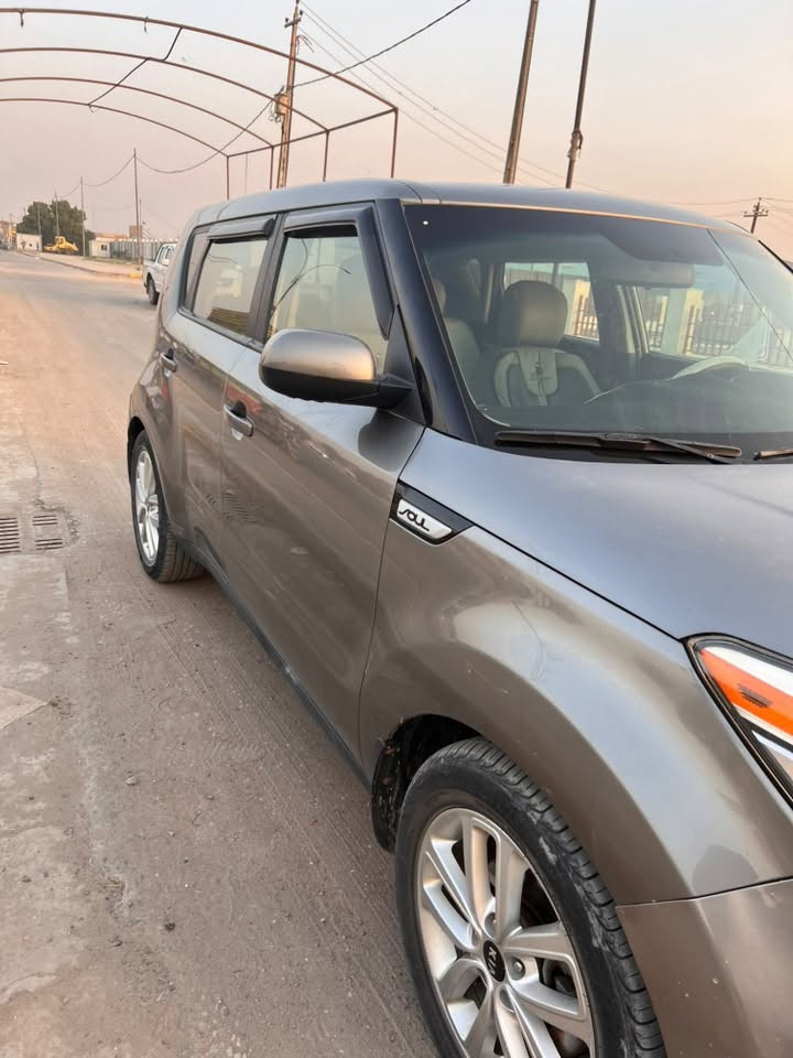 صول ٢٠١٨ كلين عدا بارد بالباب الخلفي للسايق 
رقم بابل تحويل مباشر سياره جاهزه من كلشي السعر ١١٠ وبي مجال بسيط الاستفسار رقم ‭***********‬
