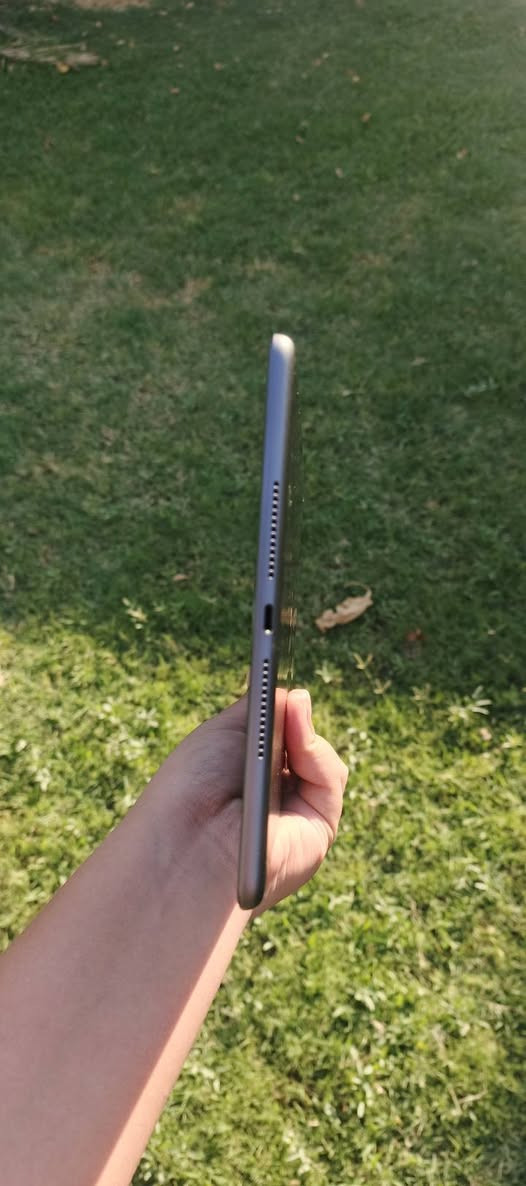ايباد 9 للبيع
ايباد 9 
ذاكرة 64 🔍
بطارية 91 بلادية 🔋
الجهاز مكفول من كلشي لا كسر ولا تبديل للامانة نضيف شخط واحد مابي 
السعر 300 قفل مع ملحقاتة (كارتونة . كيبل شحن + راسية  . كفر دفتري نيلي) 
للاستفسار مراسلة واتساب: 
***********
📍 الرمادي. لا يوجد توصيل
