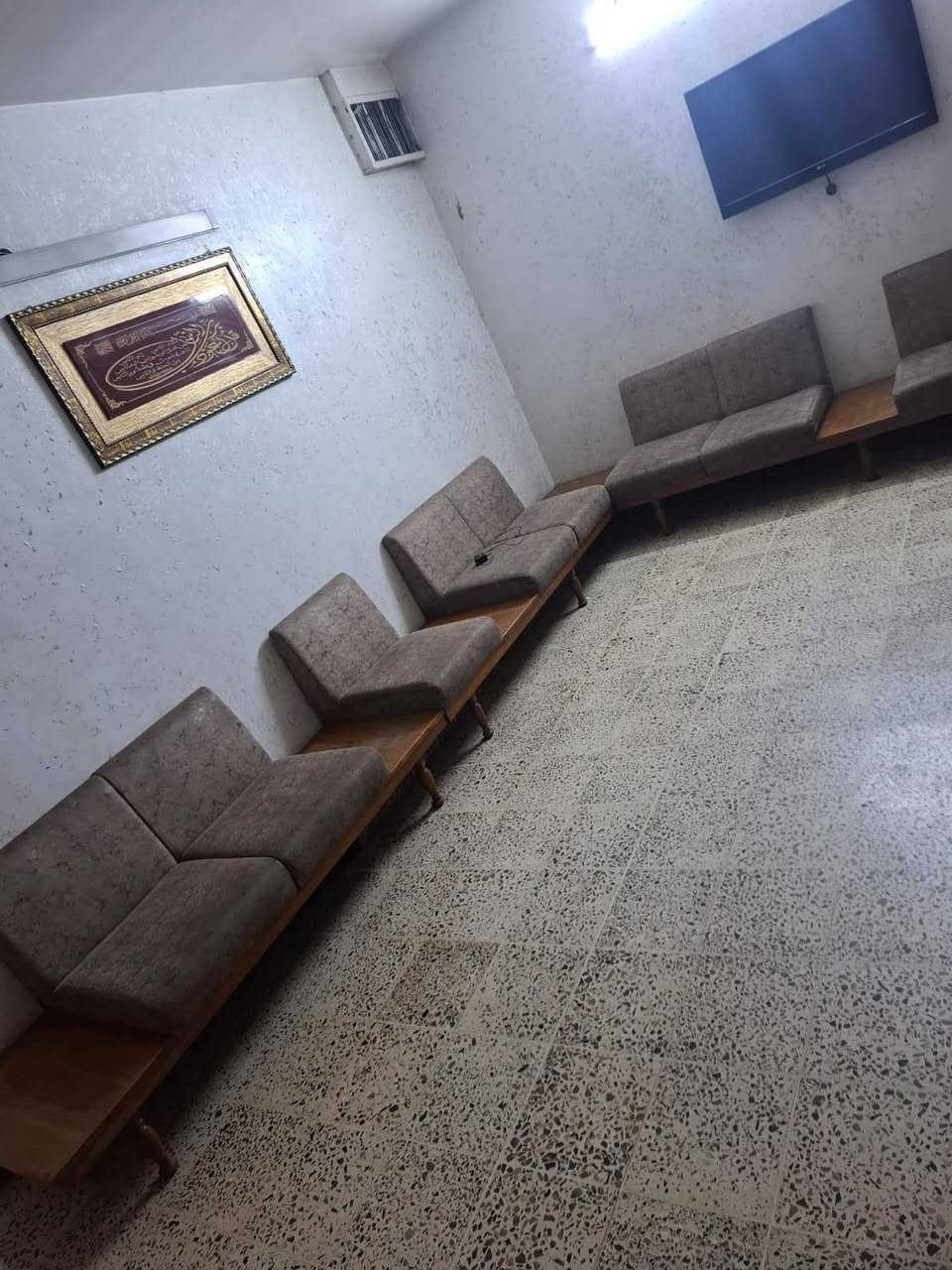 السلام عليكم ورحمة الله وبركاتة
تخم القنفات ب٣٠٠ الف وبي مجال (10 مقاعد )🌹

الديوان ب٥٠٠ الف وبي مجال مجدد بالجديد خشبة قوي جدا (14 مقعد )🌹

البوفية ب٥٠٠ الف وبيهة مجال 🌹

الموقع شارع فلسطين قريب النادي التركماني 🌹

الرقم *********** 🌹
