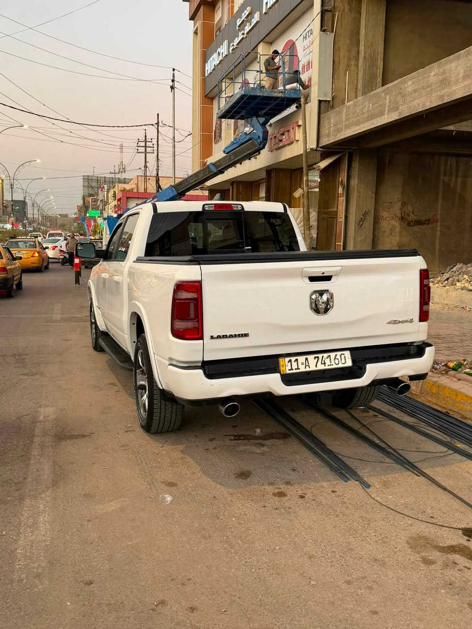 رام هيمي فول مواصفات
موديل ٢٤
ماشيه:٣٤٠٠٠كيلو

باب طويله +بدي صغير 

فتحه في السقف

شاشه كبيره 

محرك 8-5700

كما موضح في الصور 

للاتصال على الرقم :***********
