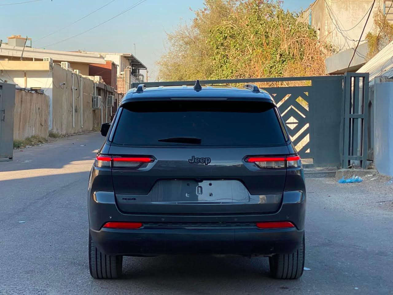 سلام عليكم من رخصت الادمن / للبيع فقط

السعر 218 ورقه مجال بسيط مكاني بغداد العامريه

رقمي ***********

جيب موديل 2024 امريكي جاملغ وبنيد فقط

سياره فول مواصفات 7 راكب

فتحه سقف 

جنطه كهرباء

شاشه كامره

كشنات منفصل جلد كهرباء تدفئه تبريد بلكشن

كير محرك صدر كهربائيات تبريد كله كفاله
