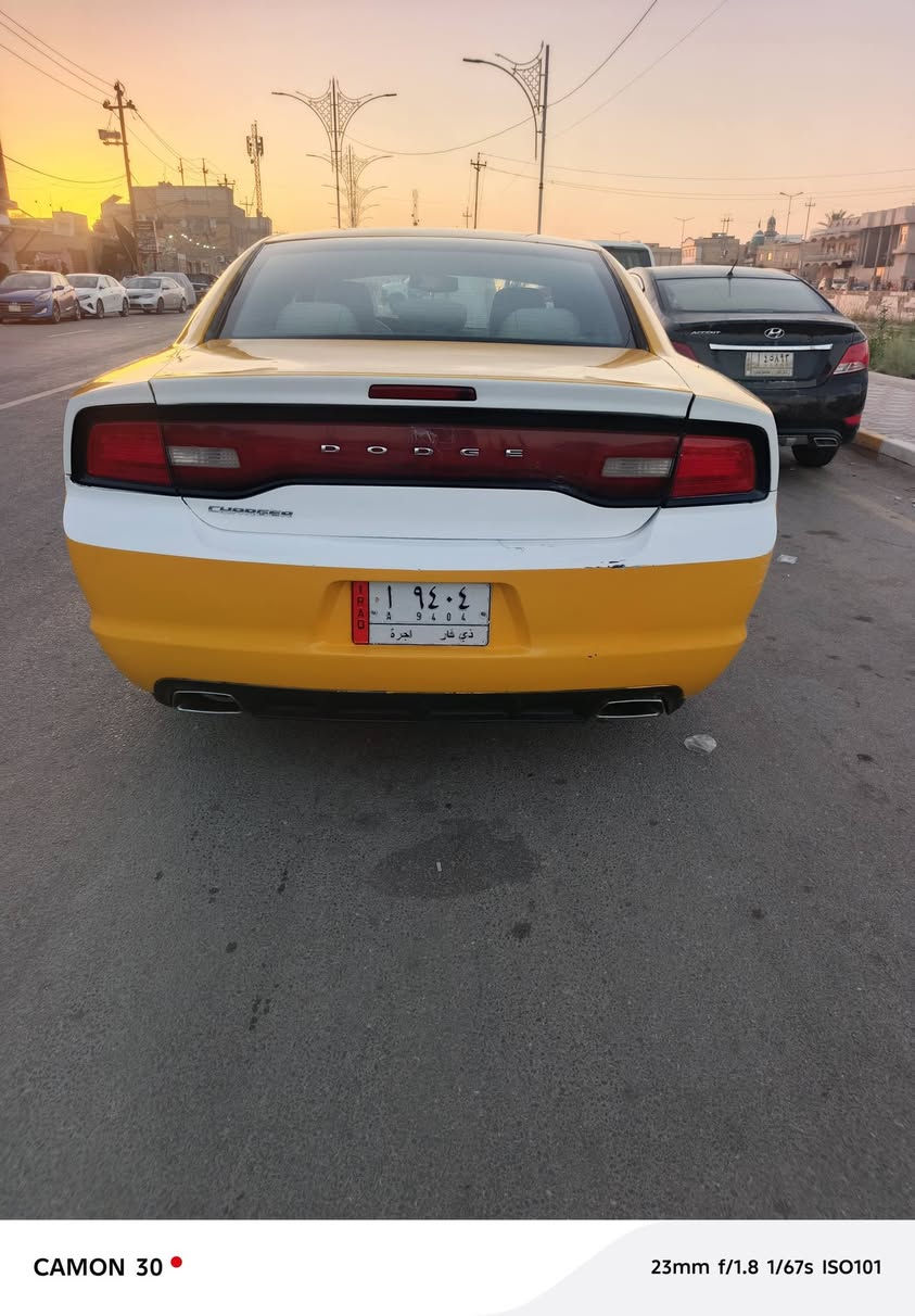 سلام وعليكم جارجر للبيع سياره بيها ضربه جنطه ماعابره بس دافعه لجاملغات منضومه تبريدجديده عربانه جديده حداديه خلفي امامي جديده طوبه والله كهربايات كلها شغاله شلع مكينه بيها تنقيص بسيط كير عصاء جديد تخم تاير جديده والله صارله شهرين من شديته سياره ماتخسر عليها الف دينار خطها ناصريه بغداد مطلوبه هيئه 150الف ومطلوبه غرامات مليون وربعميه 1420 ينزلن من سعرها مداور شوكت ميعجبك سعرها 125 مكاني سماوه مركز***********

نص مكتوب في الصور:
- CAMON 30 • 23mm f/1.8 1/67s ISO150
- CAMON 30 • 23mm f/1.8 1/50s ISO111
- CAMON 30  23mm f/1.8 1/67s ISO111
- CAMON 30 • 23mm f/1.8 1/67s ISO101
- CAMON 30 • 23mm f/1.8 1/100s ISO98
- CAMON 30 23mm f/1.8 1/100s ISO123
- CAMON 30  23mm f/1.8 1/100s ISO92
- CAMON 30  23mm f/1.8 1/100s ISO80
- CAMON 30  23mm f/1.8 1/100s ISO100