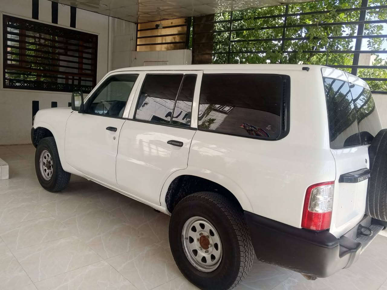 نيسان بترول موديل 2003 سياره جديده برغي نقص ما بيه مزاد صلاح الدين شرط الوكاله والتحويل بدون ضرر بدون تبديل فقط صبغ جماليه سعر 75 ورقه هذا رقمي*********** مكان السياره كركوك
