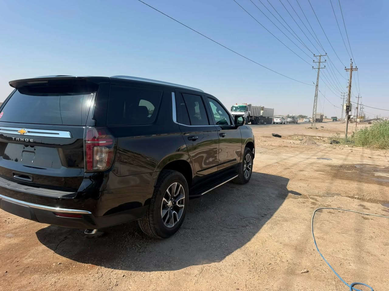 مواصفات شفروليه تاهو LS 2024 

* المحرك: V8 سعة 5.3 لتر
* القوة: 355 حصان
* العزم: 519 نيوتن.متر
* القير: أوتوماتيك 10 سرعات
* الدفع: خلفي أو 4×4 حسب النسخة
* الركاب: حتى 8 أشخاص
* الجنوط: 18 إنچ
* تشغيل: زر تشغيل + دخول بدون مفتاح
* كاميرا خلفية وحساسات/ كتاب شهداء بسمي 
حادث امريكه
***********
