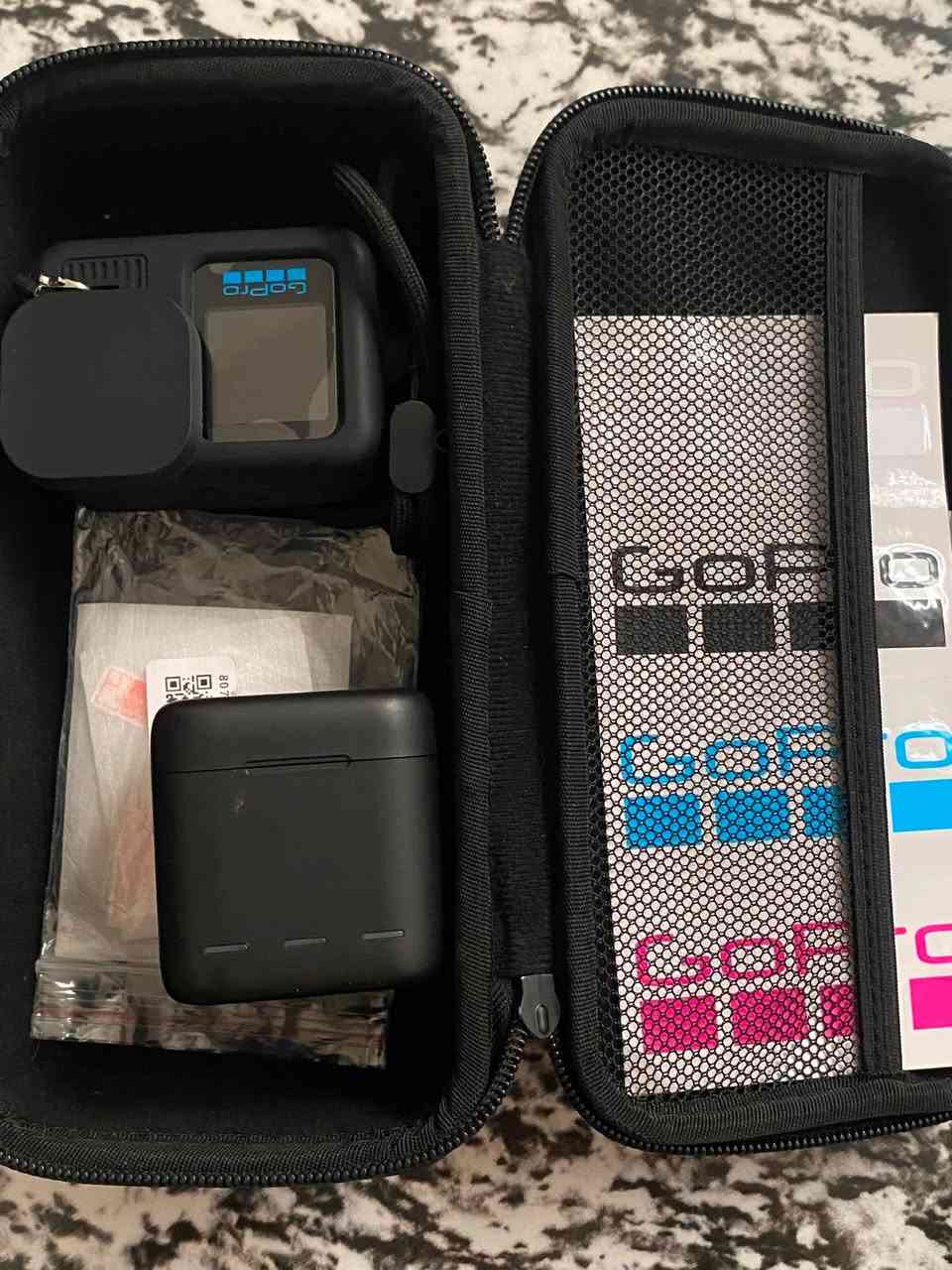 🔥 للبيع GoPro HERO 13 Black — شبه جديدة 🔥
📸 كاميرا GoPro HERO 13 Black بحالة شبه جديدة، استخدام خفيف ونظيفة جدًا، وتعمل بشكل ممتاز بدون أي مشاكل في التصوير.

🎥 أهم مواصفات التصوير:
• تصوير 5.3K بدقة تصل إلى 60FPS
• تصوير 4K حتى 120FPS للسلو موشن والحركة السريعة
• تثبيت إلكتروني قوي جدًا HyperSmooth 6.0
• تصوير 10-bit HDR / HLG HDR للحصول على ألوان وتفاصيل أفضل
• تصوير 8:7 Full Frame وإمكانية قص الفيديو لاحقًا للـYouTube أو TikTok أو Reels
• تصوير Slow Motion بسرعات عالية تصل إلى 400FPS في أوضاع محددة
• تصوير صور بدقة تصل إلى 27MP
• مقاومة للماء حتى 10 أمتار بدون غلاف إضافي
• شاشات أمامية وخلفية للمشاهدة والتحكم
• GPS لتسجيل السرعة والمسار والبيانات أثناء التصوير
• دعم عدسات GoPro HB-Series القابلة للتبديل

🎁 تأتي معها:
🔋 3 بطاريات أصلية Telesin
💾 مع رام ذاكرة 128GB
🧳 حافظة للكاميرا

⚠️ للتوضيح وبكل شفافية:
يوجد خدش بسيط جدًا في الجزء العلوي من إطار العدسة، ولا يؤثر نهائيًا على التصوير أو جودة الصورة. والقطعة قابلة للتبديل وسعرها بسيط جدًا لمن يرغب بتغييرها.

💰 السعر: 450,000 د.ع قابل للتفاوض للجادين
📍 بغداد
📩 التواصل خاص او واتس آب ***********

⚡️ الكاميرا مناسبة جدًا لصناعة المحتوى، اليوتيوب، السيارات، السفر والرياضات.
البيع للأسرع والأكثر جدية.
