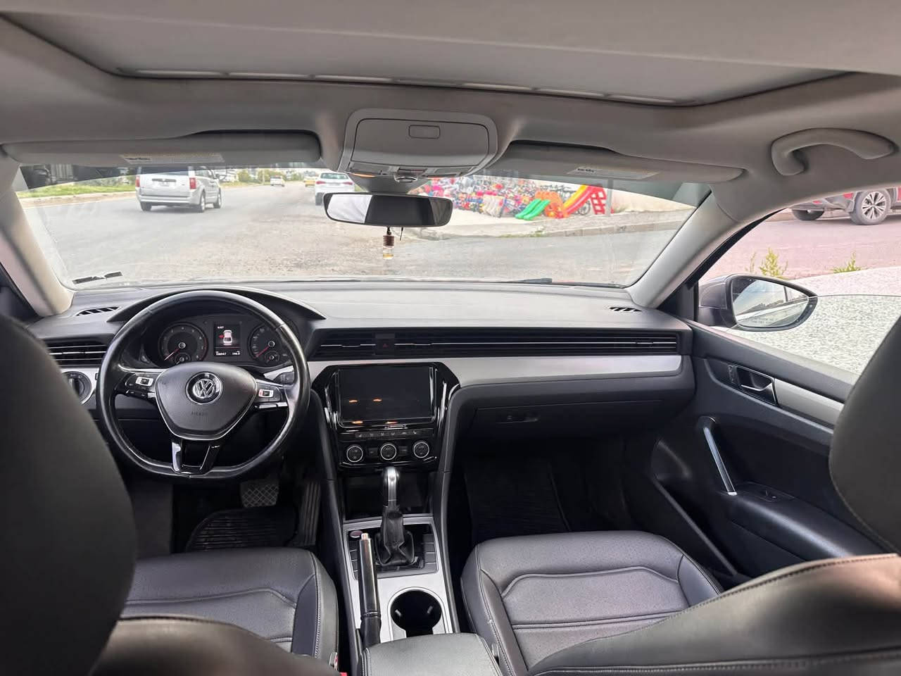 🚘🔥 للبيع فولكسفاغن باسات 2020 – فول كامل 1/1

Volkswagen Passat 2020
فول موصفات ، الراحة والفخامة بنفس الوقت.

🔹 المواصفات:

* موديل 2020
* فل كامل 1/1
* فتحة سقف
* تشغيل بصمة
* تشغيل زر
* دخول ذكي
* شاشة كبيرة
* تحكم كامل من المقود
* مثبت سرعة
* تحكم كهربائي بالمقاعد
* تحكم كهربائي بالمرايا
* طي المرايا كهربائياً
* زجاج كهربائي كامل
* تكييف أوتوماتيك
* تحكم بالمناخ
* كاميرا خلفية
* حساسات أمامية وخلفية
* إنارة LED
* جنوط ألمنيوم
* أنظمة أمان متعددة
* ABS
* ESP
* Airbags
* نظام مانع الانزلاق
* مواصفات قيادة وراحة كاملة

✨ السيارة نظيفة ومرتبة جداً، والداخلية بحالة ممتازة، 

📋 
🔧 محرك – گير – شاصي – كلو شرط 

📍 الموقع: الموصل 
💰 السعر: [115]
📞 للاستفسار: 
***********
***********
