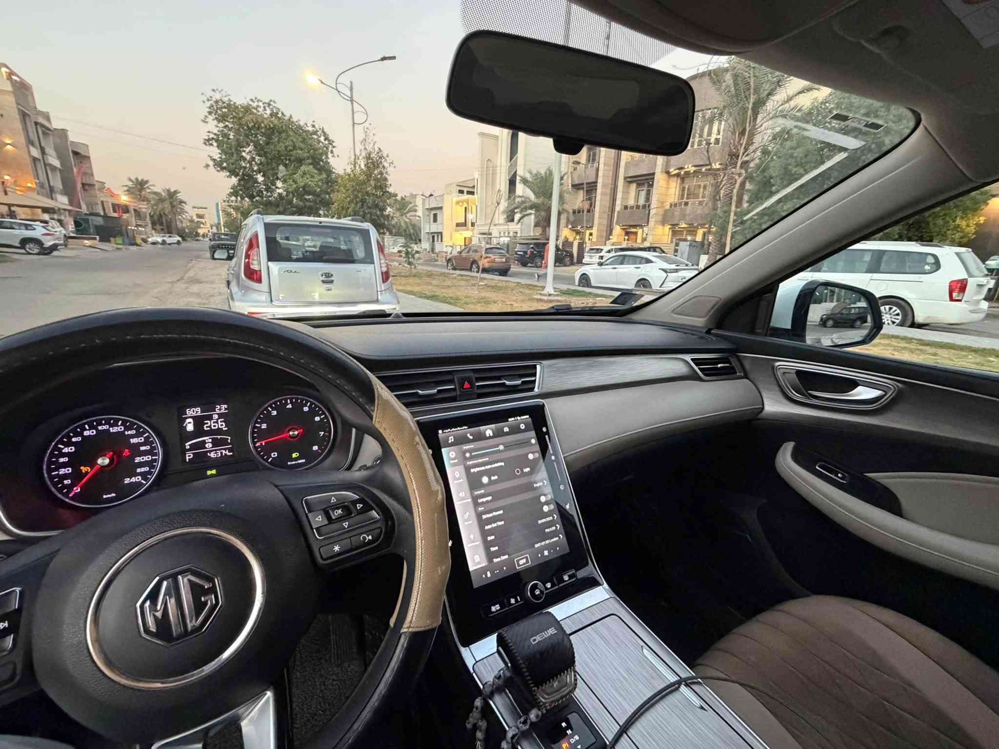 للبيع سيارة MG RX5 2023 
خليجي بأسمي استلام من الوكالة رقم بغداد 
محرك 1.5T كير AT ماشية ٤٦ الف كم تحت الضمان ٦ سنوات او ٢٠٠ الف كم ومستمر على الصيانه في الشركة...بدون صبغ فقط بارد في البنيد على كد كف اليد و بارد في الصندوق على كد اصبعين..
موجودة في بغداد اليرموك الداعي للبيع لشراء MG RX9 الحديث
السعر      137 وبيها مجال ***********
