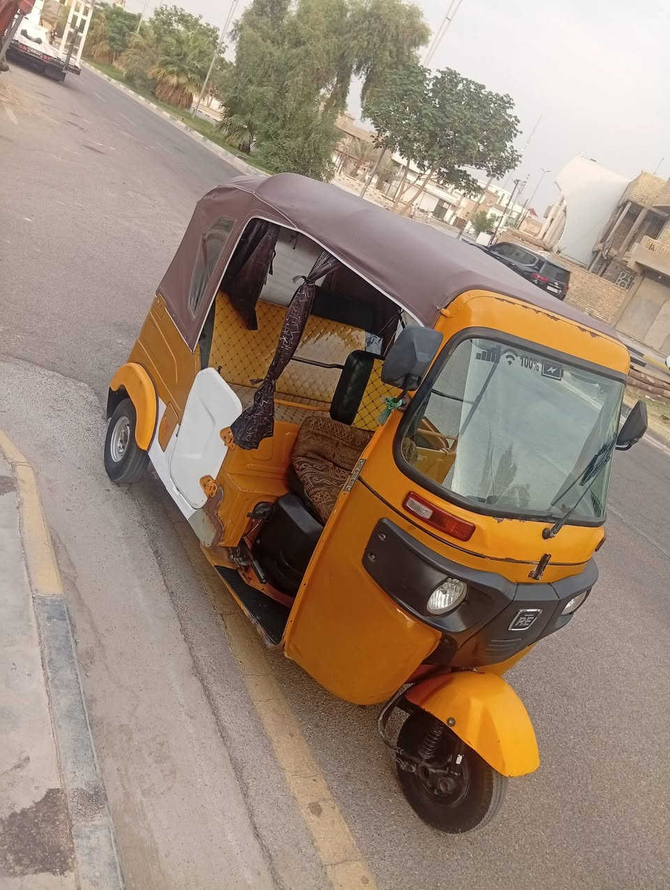 تكتك للبيع موديل واحد وعشرين معمره بس دوس رقم بغداد ***********
