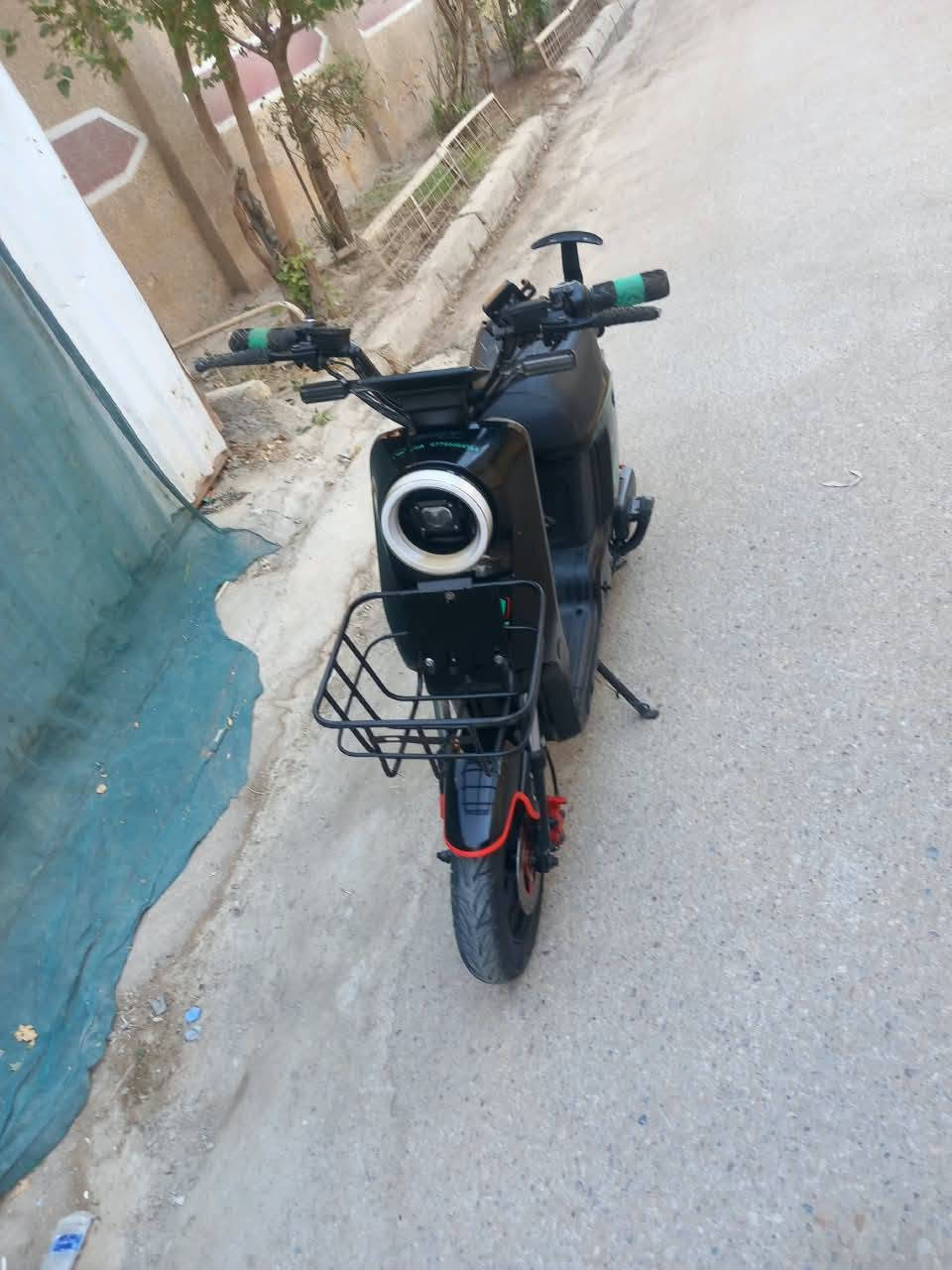 دراجه ار٩ بطاريات اصغار دراجة كاملة اي نقص مابيها بلوتوث رجوع بك سعر ٣٢٥ وبيها مجال قليل بعقوبة مجسر مفرك هاتف ***********
