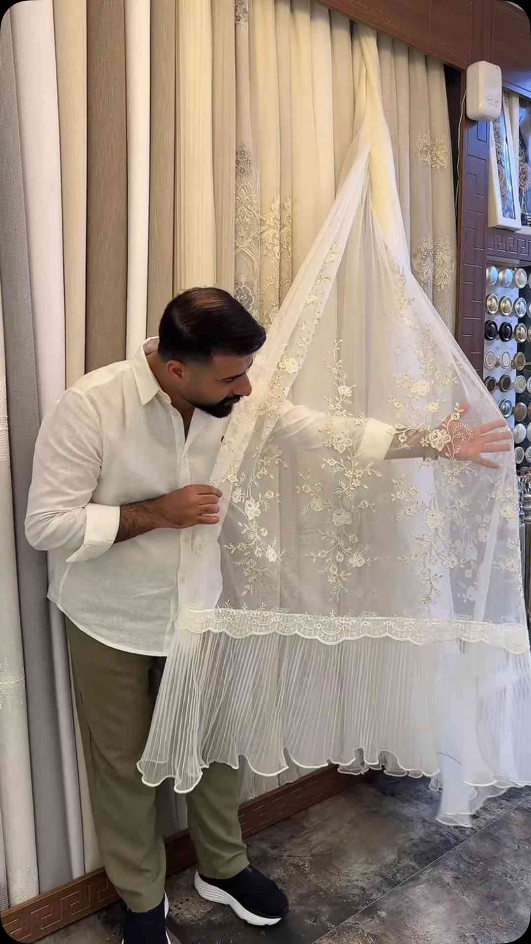 نعمل بأجود أنواع ألاقمشة التركية المميزة في دار #شيفون للستائر بأحدث التصاميم الحصرية
📍 العنوان_ بغداد_مدينة الصدر_سوق الاولى_فرع الستائر
☎️ رقم الهاتف: *********** : واتساب 
للمزيد يرجى مراسلة الصفحة او الأتصال على الرقم.#العراق #بغداد #ستائر #اثاث
