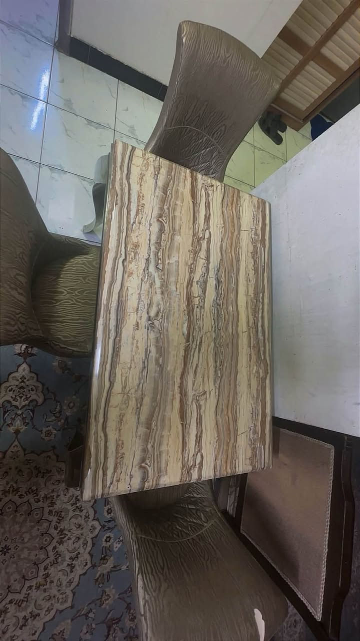 ميز طعام • ٣ كراسي • حي الجهاد