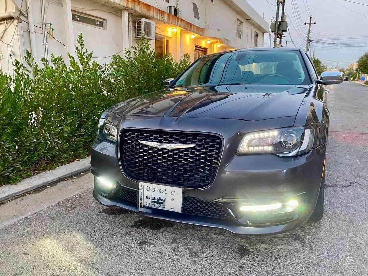 السلام عليكم مكلف بالنشر
اوباما 2019 فور ويل فول مواصفات بانوراما رقم بغداد انكليزي بأسمي هزة وسنوية جدد ماشية 130 الف ميل حادث امريكا موضح بالصور بس جاملغ امامي بدون ايرباك وهنا صار بيها طخات ونصبغن 4 قطع مجموع الصبغ والسونار  مرفق كير محرك تبريد كله جديد السياره حلوه وناصبه مواصفاتها
بانوراما
بصمه
كشنات جلد 
شاشة كبيره
كشنات تدفئة تبريد 
رادار جانبي
وباقي مواصفات الفول
مكانها بغداد الكرخ السعر 185 وبيها مجال بسيط
للأستفسار ***********
