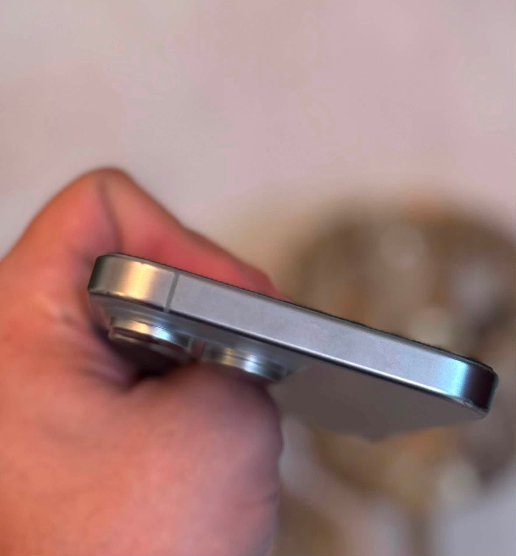 iPhone 15 Pro Max
بطارية 🔋 86 
ذاكرة 256
دبل سيم 
الجهاز نظيف واستخدم شخصي 
مفتوح مبدل كامرة خلفية  اصلية فقط وشرط الفحص 
الجهاز كله شرط وبدوون اي خلل او مشاكل كله شغال بدون اي عيب شرط الفحص السعر المطلوب 900 الف دينار وقابل للتفاوض مكاني جانب الايمن 
للاستفسار *********** / واتساب / اتصال غير متواجد بالفيس
