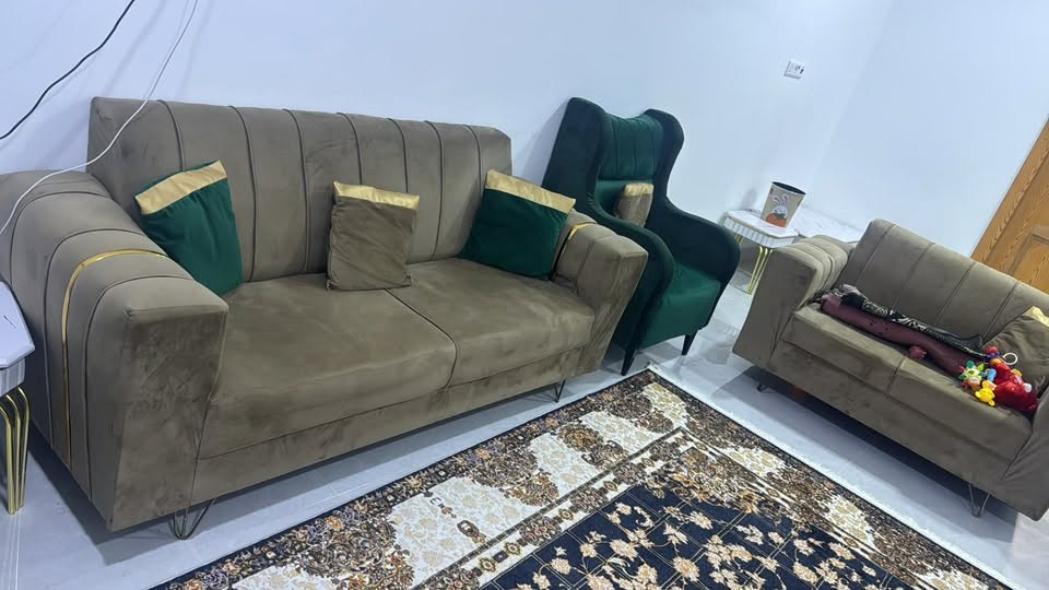 طقم كنبات • ١٠ مقاعد • تالف بوحدة