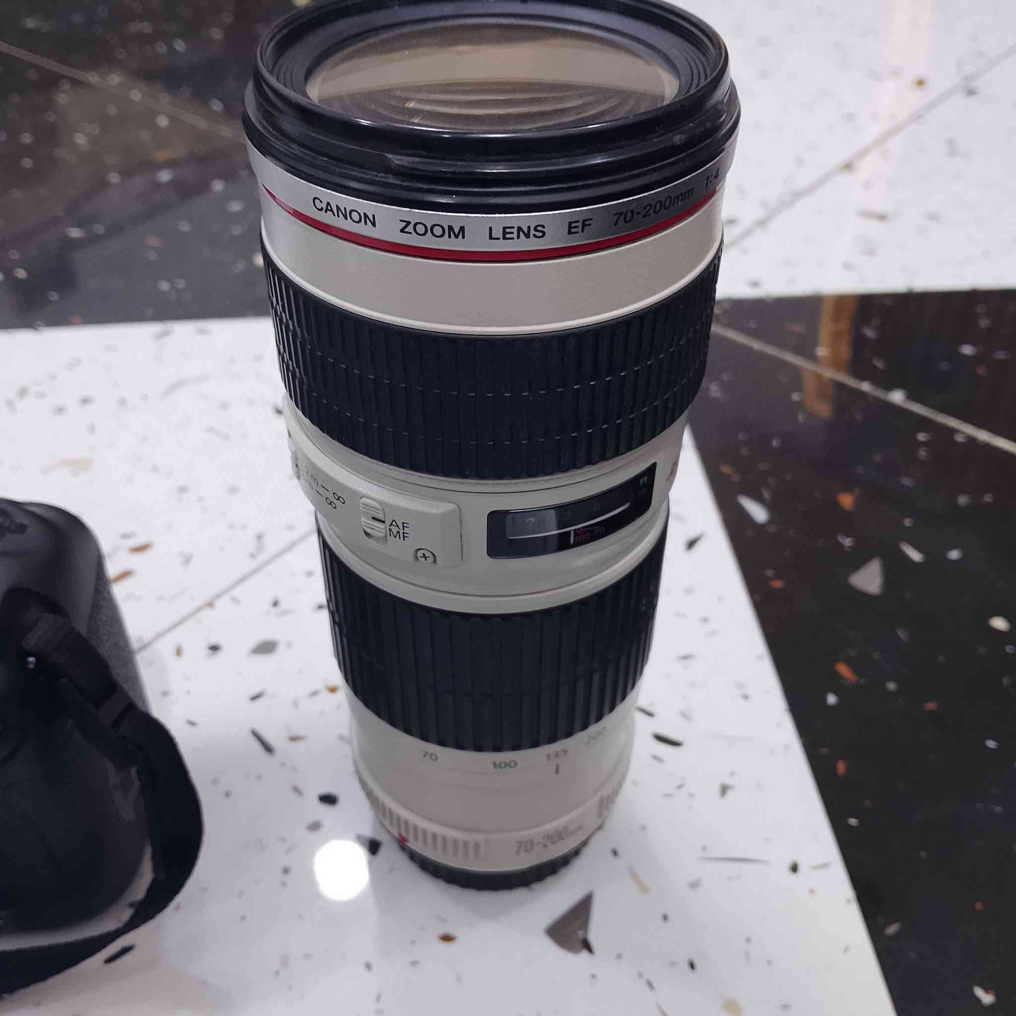 سلام عليكم كاميرا كانون 7DMARK ll نضافه95 شتر 25k مستخدمه قليل وياها عدسه كانون 70/200f4 نضيفه شخط مابيها استعمال قليل كامل ملحقاتها 
حقيبه
حزام كتف
كيبل نقل
رام 64گيگه
واتساب ***********
