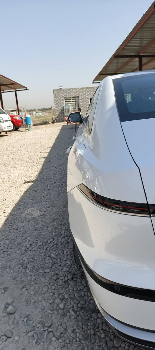 سلام عليكم ازيرا                                     موديل. 2025. ماشية 30الف                                 الوقود غاز يعني انساهة يعني اهواي من المشاكل ما راح اصير وياك مثل ابو البانزين فرق كلش چبير مواصفات فول عدة البنرامة والفتحة تثبيت سرعة تثبيت مسار قيادة ذكية كراسي ذاكرة خزن اثنين بصمة مكينة 6سلندر كير تعليك شاشة على طول الدشبول شاشة تحكم ثانية السيارة ولا غلطة واهواي بيهة مواصفات بس الرزانة والعزل يكفي ويوفي ماكو منهة والازيرة معروفة بعد ابمواصفاتهة اني ما حافظهن والله هنة كلش اهواي السيارة ضررهة قطعتين تبديل من كورية اجن وياهة مال شركة باب السايق والي وراى والجاملغ ايضاً صفحت السايق بي لقاط باردات و لو مو ضرف عندي ما ابيعة والله بس حكمت السيارة رقم قادسية شهداء ومضمون يمي وسعر السيارة 210وبيهة مجال حك الجية   وارجوك لا تكسر بل سيارة اني مستعجل الرقم ***********

