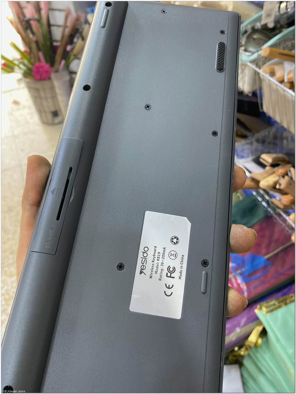 متوفر كيبورد وماوس اصلية بلوتوث امزون سعر ١٦ الف 
متوفر توصيل

نص مكتوب في الصور:
- FB\ Alwan store
- FB \ Alwan store
- FB Alwan store