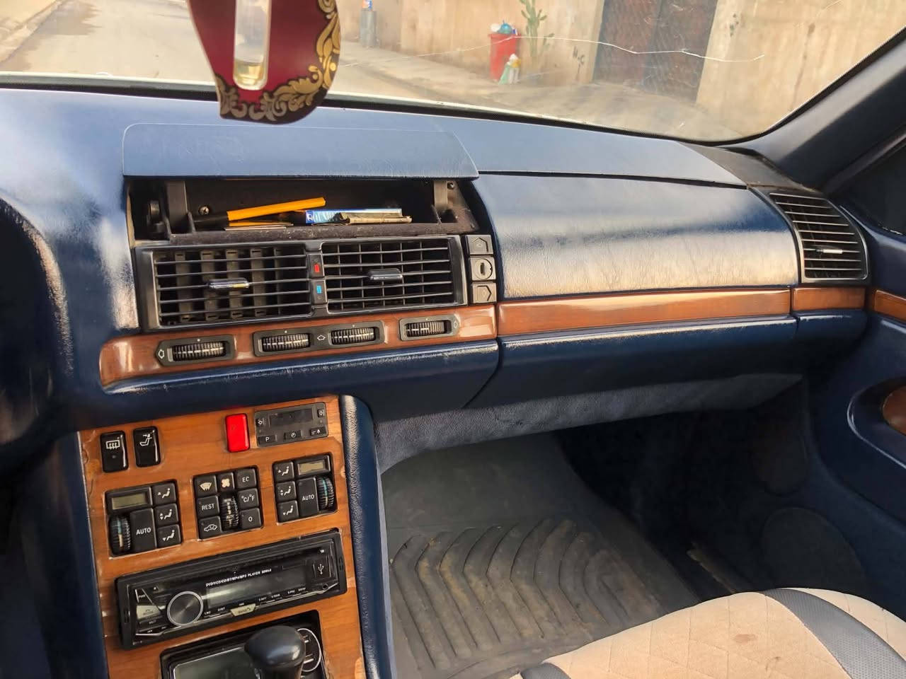 بسم الله مارسدس شبح s320 w140 موديل 1991 رقم نينوى R   بأسم اخوي تحويل ثاني يوم محرك جديد كير جديد 5نمرD4صدر امامي جديد وخلفي جديد تبريد شغال ثلج قطعتين بطاين الابواب اربعتهن جدد والباتري هم جديد قبل ٤ ايام شديته تخم تايرات حيل نضيفات ماأطيل عليكم آني غير متواجد عالفيس اتصل على هذا الرقم ***********زين ***********آسيا
