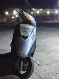 دراجه بريز للبيع الدراجه نقصهه سلف وباتري بس تجي تفحص وتشوف السعر 450و...