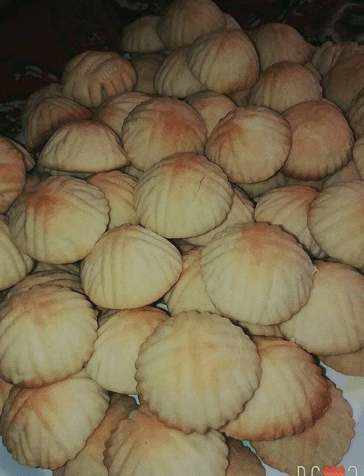 ه سلام عليكم عيني شتغل حسب طلب الزبون ولي تحب تحجز راسلو صفحه او واتساب *********** كليجه الكيلو مشكل 10كيك جاي 9كيك طرشي خيار محشه،،5الكيلو  شتغل حسب طلب الزبون الحجز قبل يوم عيني
