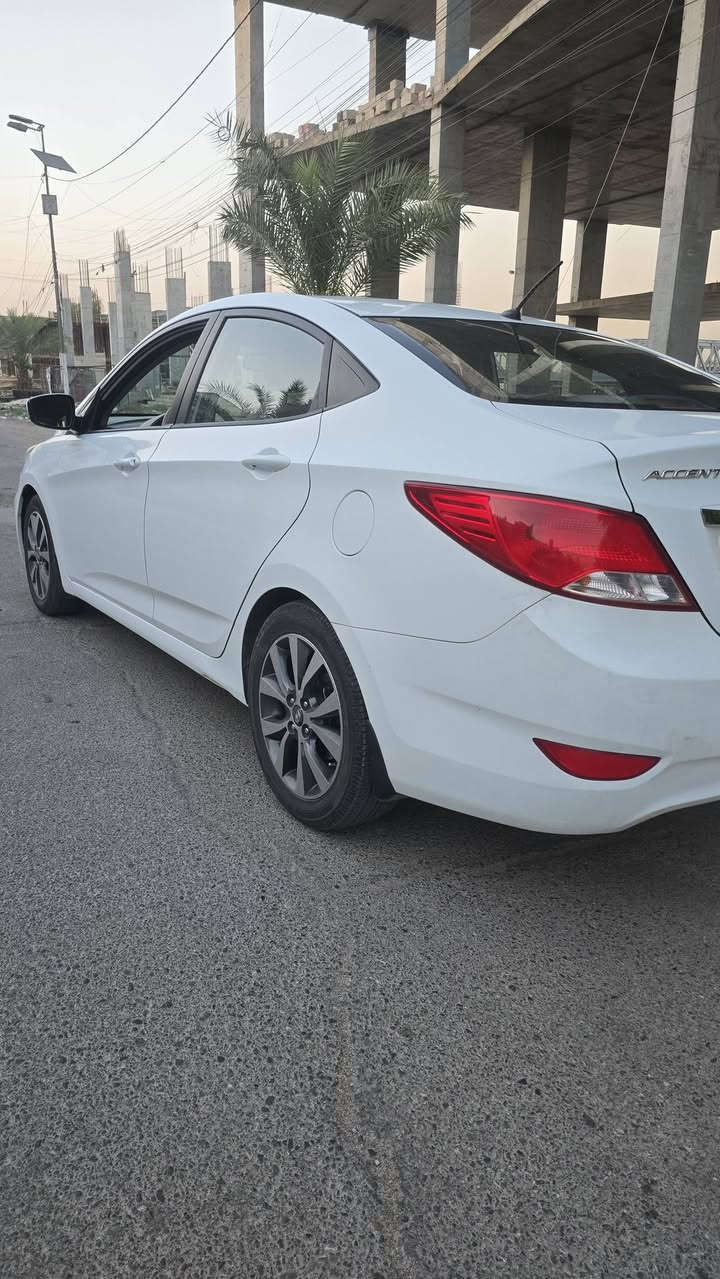 سلام عليكم 
اكسنت موديل ٢٠١٦ لون ابيض خليجي
رقم بغداد  مشروع وطني
شاشة وفتحت سقف
السيارة مابيه صبغ ابدا ولاضربة فقط تكحيلات بالدعامية
ماشية ٩٣ الف حقيقي
تخم تاير جديد 
تبريد جيد جدا 
المحرك والكير والصدر بحالة ممتازة 
معروضة ب ١٠٨ ورقة وبيها مجال بسيط
 للاستفسار : ***********
