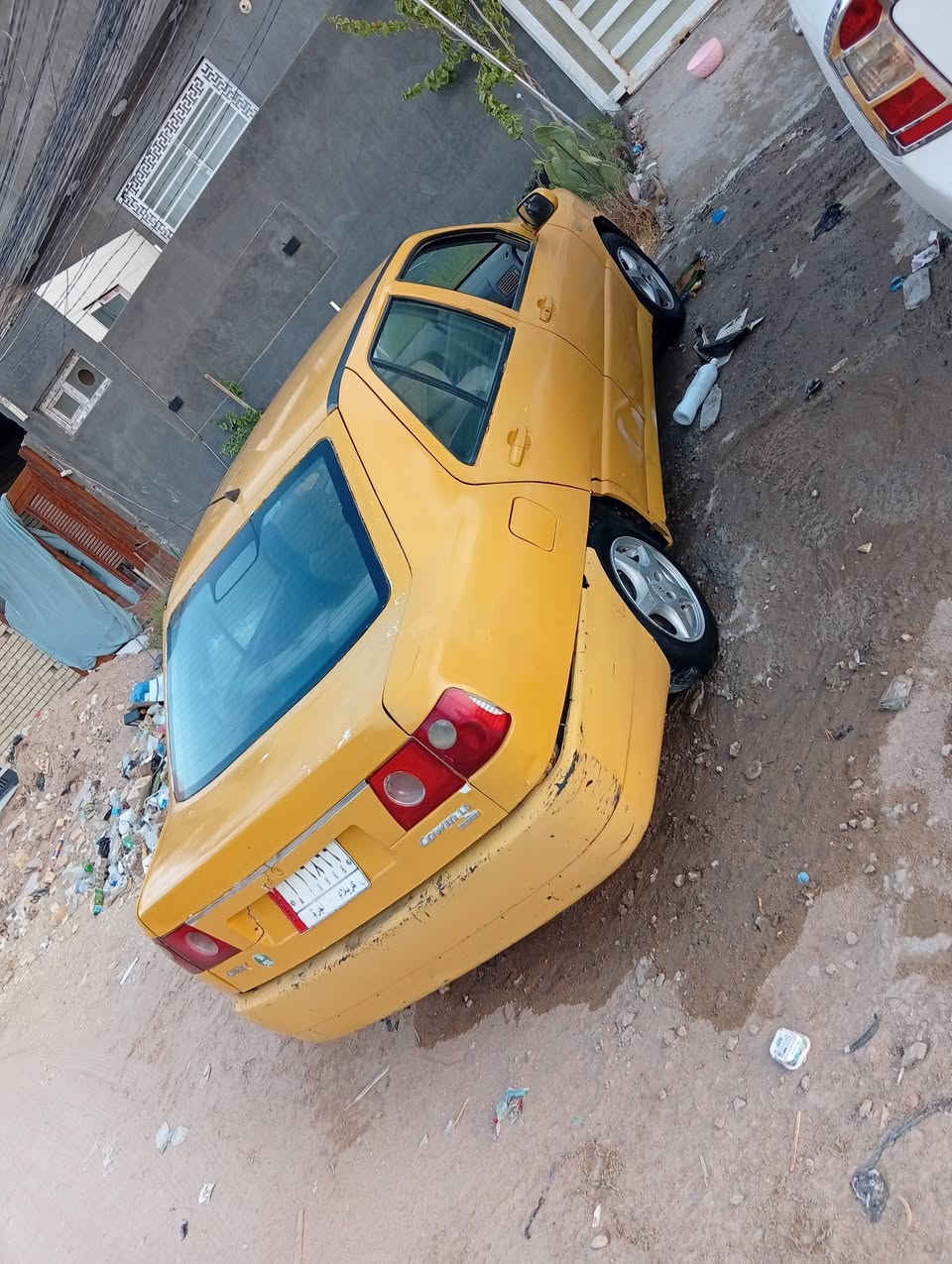 سلام عليكم للبيع شيري كوين موديل 2009 رقم كربلاء وراعيها بكربلاء تحويل مباشر مصفره هيئة لحد سنه2022  غرامات ماعليها  ابيع هل الموجود محوره كير ومحرك كورله المكينه بيها بخار جدا قليل السعر 15وبيها مجال قليل للتواصل *********** موجودة بكربلاء
