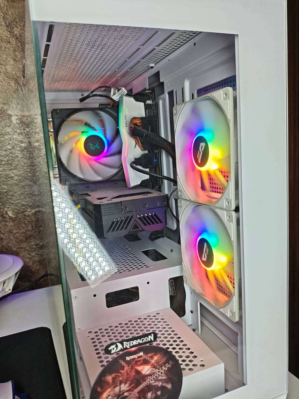 🔥 للبيع PC Gaming — شبه جديد + شاشة 2K 165Hz 🔥
فرصة ذهبية جهاز نظيف 100% — استخدام شهر فقط 👌
جاهز للألعاب والتصميم والعمل بأداء قوي 🚀
💻 المواصفات:
✔ معالج: Intel Core i5 14400F (جيل 14)
✔ كرت شاشة: RX 6700 — أداء قوي للألعاب
✔ رام: 16GB DDR4 3600MHz RGB
✔ تخزين: SSD NVMe 1TB سرعة عالية
✔ لوحة أم: B760
✔ مزود طاقة: 600W
✔ مبرد معالج: DeepCool AG400
✔ كيس: جديد
✔ شاشة: GALAX 2K — 165Hz (دقة عالية وتجربة لعب ممتازة)
🎁 الملحقات هدية:
✔ ماوس
✔ كيبورد
🎮 مناسب للألعاب الثقيلة + التصميم + العمل
💰 السعر: خاص لأن مكلف بالنشر
📅 الاستخدام: شهر
📍 الموقع: بغداد - مصفى الدورة
📞 للتواصل: ***********
📸 صور الجهاز موجودة عند الطلب
🛠️ ضمان الجهاز ساري
🔥 لا تفوت الفرصة — جاهز للاستخدام فوراً 🤝 للجادين فقط
