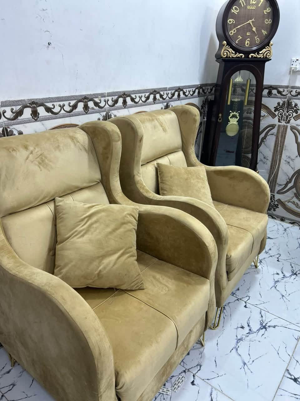 عشر مقاعد • نظيف • بدون كسر