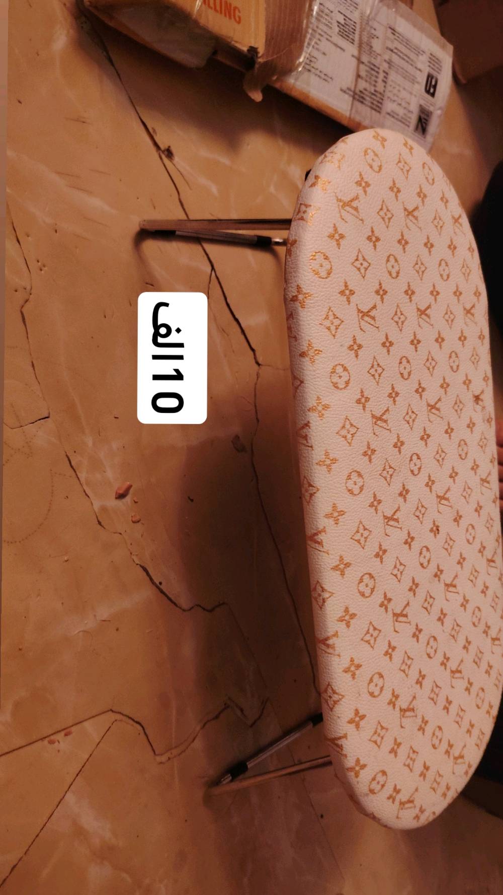 غراض صالون مستخدمات انظاف مثل ما موضح بل  جهازمكينه وشم +جهاز تاتو +أجهزه اكرلك +بوستيجات 