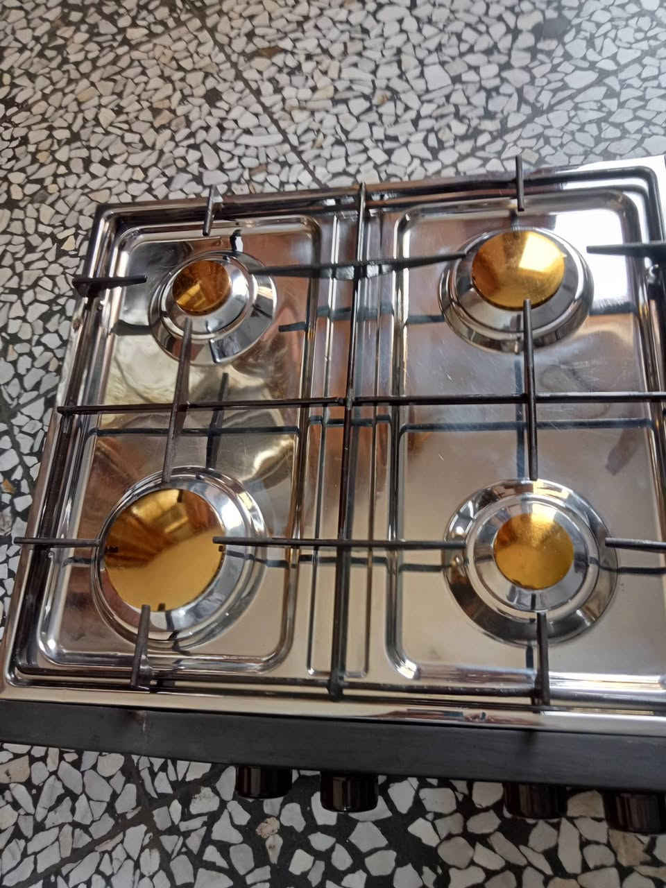 طباخ عشتار منضدي نظيف بدون قبق جام سعره قفل ٤٠ بغداد حي اور *********** ما عندي توصيل
