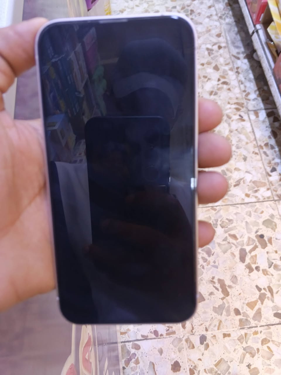 السلام عليكم
جهاز ايفون 13 العادي جهاز نضيف ومابي شي لا مبدل بطاريه ولا مبدل شاشه الذاكره 128 والبطاريه 93 
السعر 500 وبي مجال بسيط 
العنوان بغداد البياع سويب 

الرقم ‏‪***********‬‏
