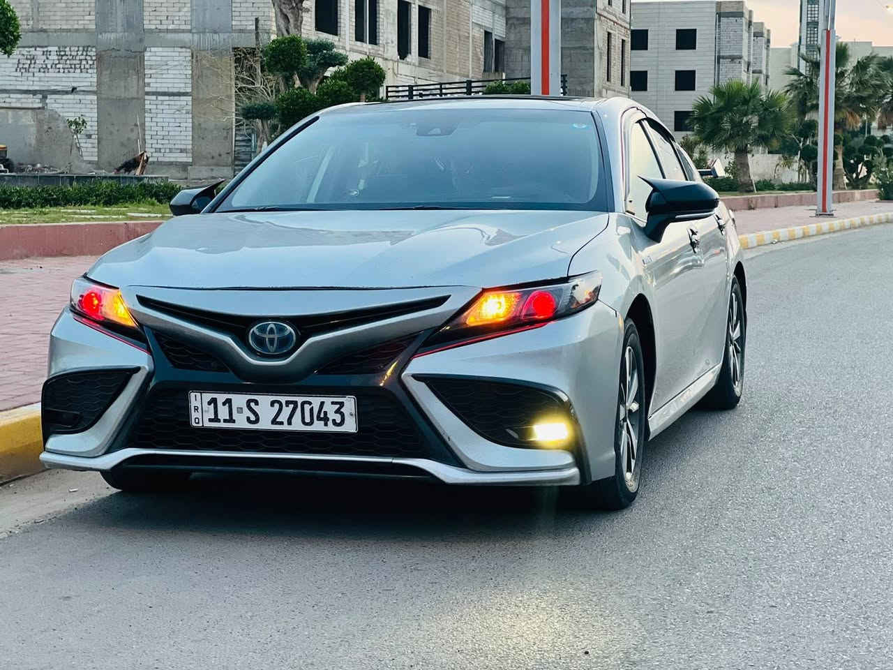 السلام عليكم كامري هايبرد فول مواصفات 2021واحد عله واحد
الحادث جاملق وبنيد والباب الخلفي اليمنه بارد بس 
مكان السيارة الانبار الخالديه 
اللاستفسار ***********
