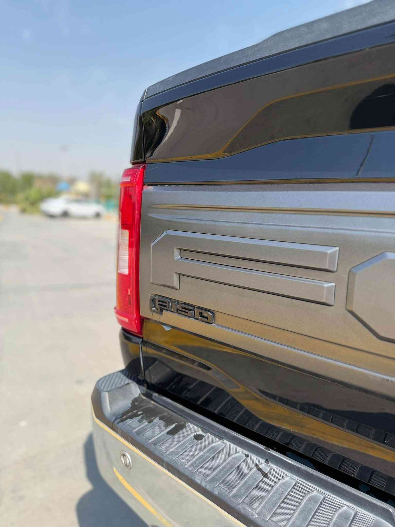 للبيع فورد F150 موديل 23 أمريكي 228 $
حادث جاملغ أمامي وبنيد بدون دواخل 
موضح داخل المنشور 
صبغ ثلاث قطع بدون دواخل
مواصفات XLT

باب طويل بدي قصير المرغوب

حجم المكينه 5000V8

كير تعليك كراسي متصل رقم مميز بأسمي ديالى انكليزي 

كير مكينه مكفولات تبريد ثلج حداديه صدر تخم تاير السياره جاهزة السعر 228اوبيها مجال للشراي مكاني ديالى بعقوبة للستفسار أتصال ع الرقم ***********
