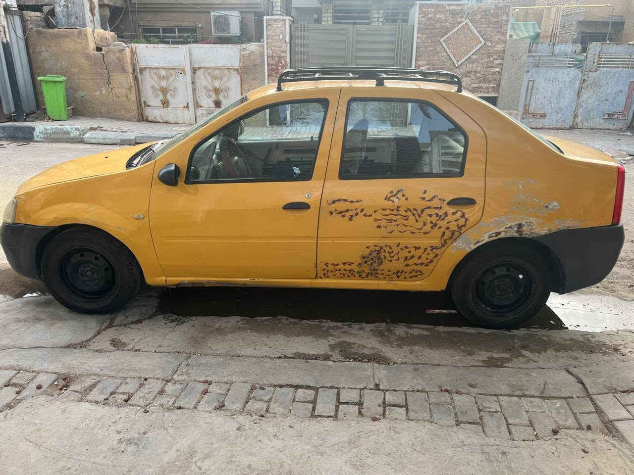 السلام عليكم رينو لوكان فحل 2010
كامله من كل شيء عدا التبريد نقص غاز فقط  سنويا 2027 هزه بعدها مصاقطه  مكلف بلنشر  *********** مكان السياره بغداد بسم راعيها ولكشر شوفه عينك السعر 28 وبي مجال بصيط
