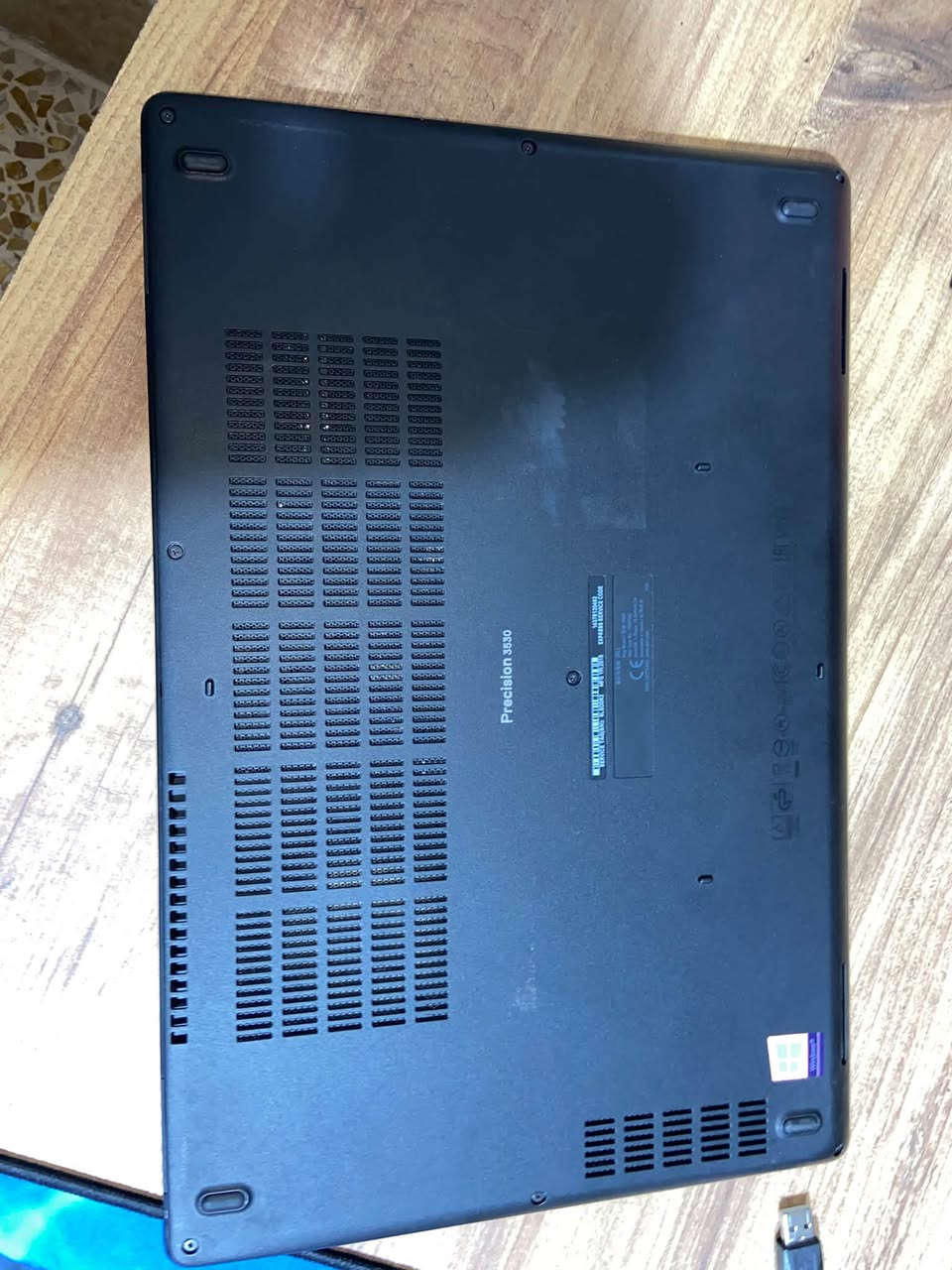Laptop Dell Precision 3530 – Workstation
لابتوب عملي وقوي ، مناسب للبرامج الهندسية والتصميم والدراسة والألعاب ، بحالة جيدة .

المواصفات :

• Model: Dell Precision 3530
• Processor: Intel Core i5
• RAM: 4GB DDR4
• Storage: 256GB SSD
• Graphics: NVIDIA Quadro P600
المعالج : جيل الثامن فئة H . معالج قوي . 
• الشاشة: 15.6 inch
• كيبورد كامل مع Numeric Keypad
• يدعم Wi-Fi / LAN
• منافذ متعددة: USB 3.0 / HDMI / VGA / USB-C
• قارئ SD Card
• كرت الشاشة Quadro مخصص للـ Engineering & Design Programs
• مناسب لبرامج مثل AutoCAD , SolidWorks , MATLAB وبرامج التصميم والهندسة ، ويشغل ألعاب حسب متطلبات اللعبة وإعداداتها .

السعر : 375 ألف دينار
-📍. العنوان : الموصل – حي صدام
للأستفسار : *********** وبي واتساب .
