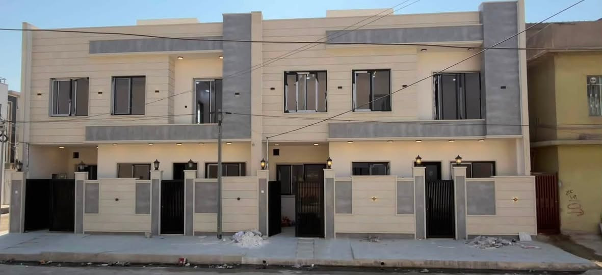 🏡🏡🏡
داران حي الإعلام. للبيع
مساحه الدار الواحد ١٠٠ متر .
واجهة ١٠ متر والعمق ١٠ متر. 
ركن وعادي .
اتجاه شروق وقبله. 
شارع ٢٠ متر خلف سايدين دانيه ماركت 
بناء فول مواصفات نظام دكتات وكامرات .
يحتوي الدار الواحد على ٤ غرف نوم وهولين 
واستقبال مع باقي المشتملات. 
سند طابو الزهور ومكاتبه مع الشرعي مباشر. 
لمزيد من المعلومات والسعر الرجاء 
الاتصال على أرقام المكتب
***********
***********
***********
***********
مكتب لارسا للعقار حي النور 
مقابل جامع طاهر زيناوه  قرب حلويات الذاكر
