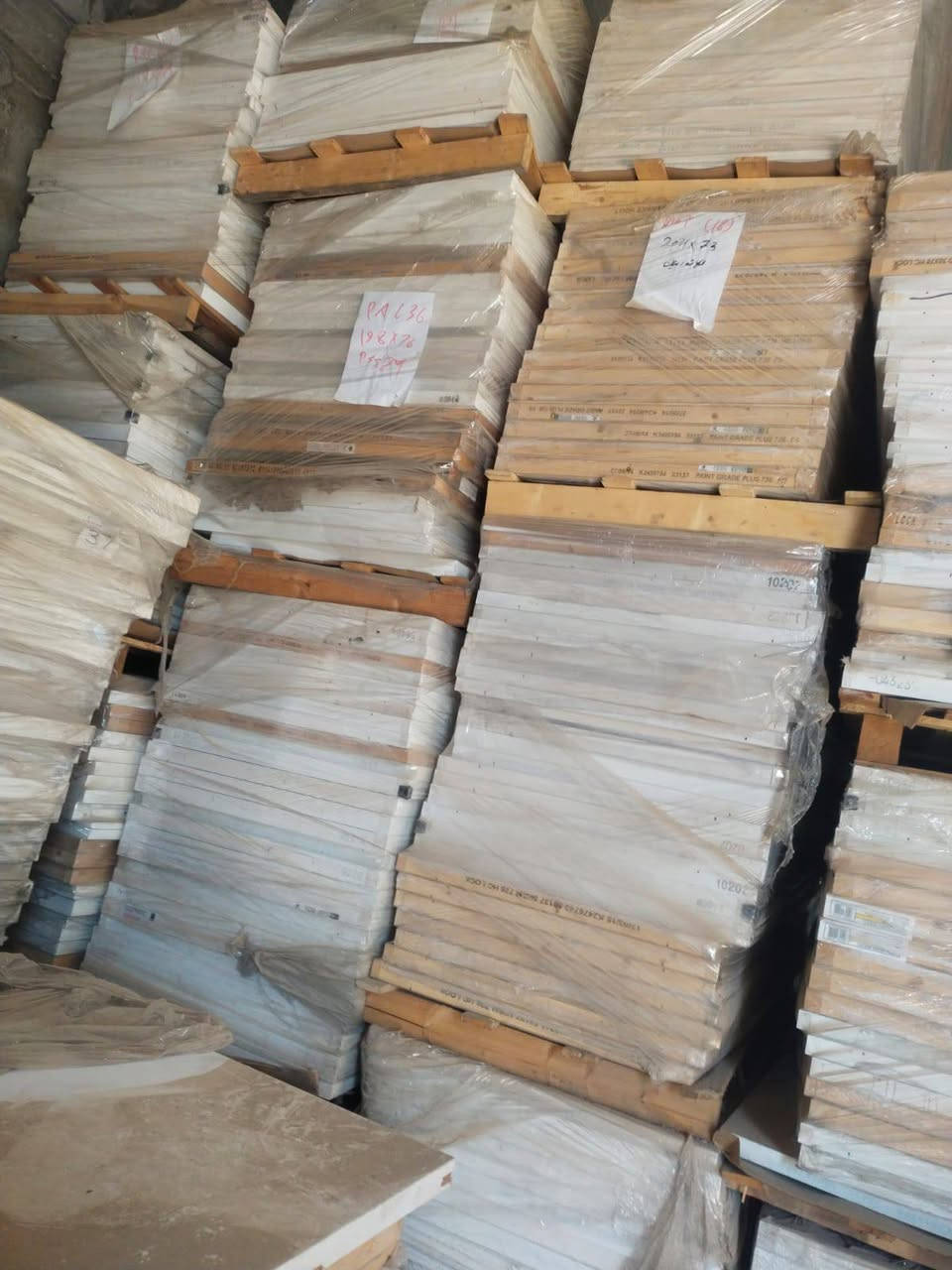سلام عليكم اخوان عندي 850باب خشب تركي السعر 55 الباب الواحد قفل ابيع جمله بيه مجال قليل العنوان بغداد رقم ***********
