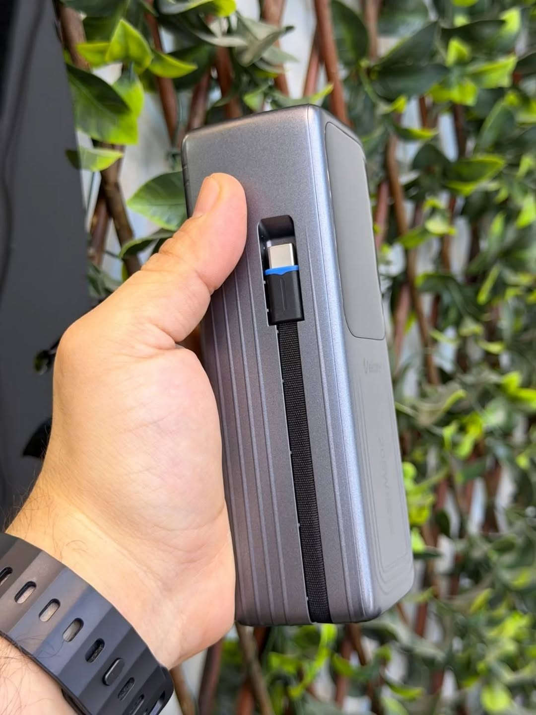 العملاق البريطاني وبضمان سنة كاملة 
شاحن طوارئ حجم 27,000mAh وبقدرة 205w
شاشة لعرض الواط المستهلك على كل منفذ
ثلاث منافذ للشحن + كيبل تايب سي مدمج قابل للازاله

————————-

السعر  ٨٩  الف

————————
توصيل كل العراق ٥ الأف 
————————-
للحجز او الاستفسار المراسله على الواتساب

***********

***********

————————-

العنوان شارع فلسطين مجاور الكوخ 
مكتب H&H
————————-
رابط جميع برامج التواصل 
https://heylink.me/hussein.handh/
————————-
رابط الانضمام لكروب الواتساب

https://chat.whatsapp.com/FvFJNN4B3DU3r8Zw96uhig?mode=gi_t

رابط الانضمام لقناة الواتساب

‏ https://whatsapp.com/channel/0029VbCZofYISTkPK9NW1729
