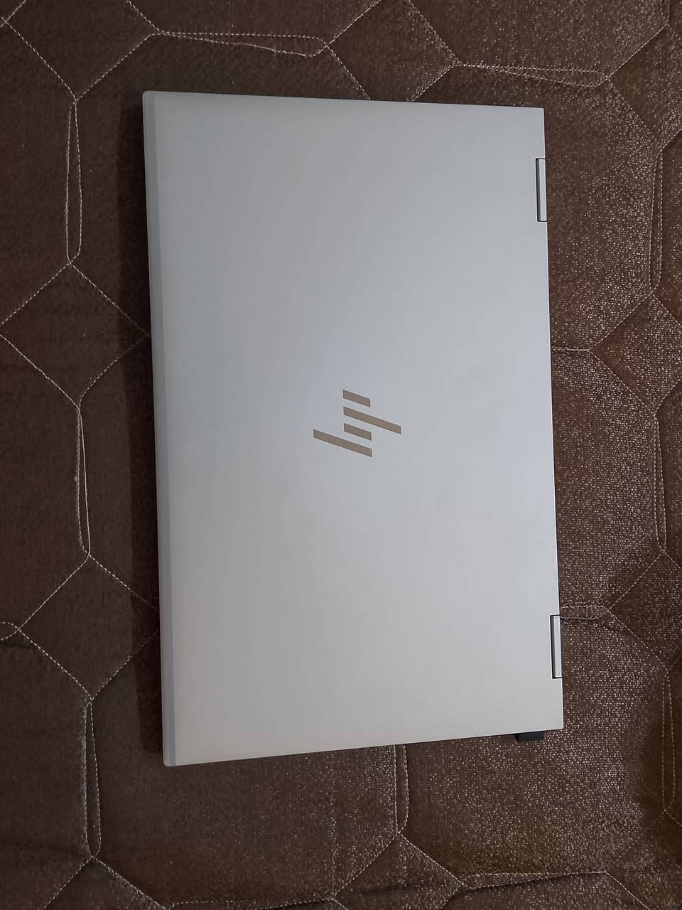 Hp elitebook الجيل العاشر
شاشه لمس كيبورد ضوئي 
الرام 16 
الهارد 512 ssd 
سعرها 400 الف 
للتواصل 
***********
